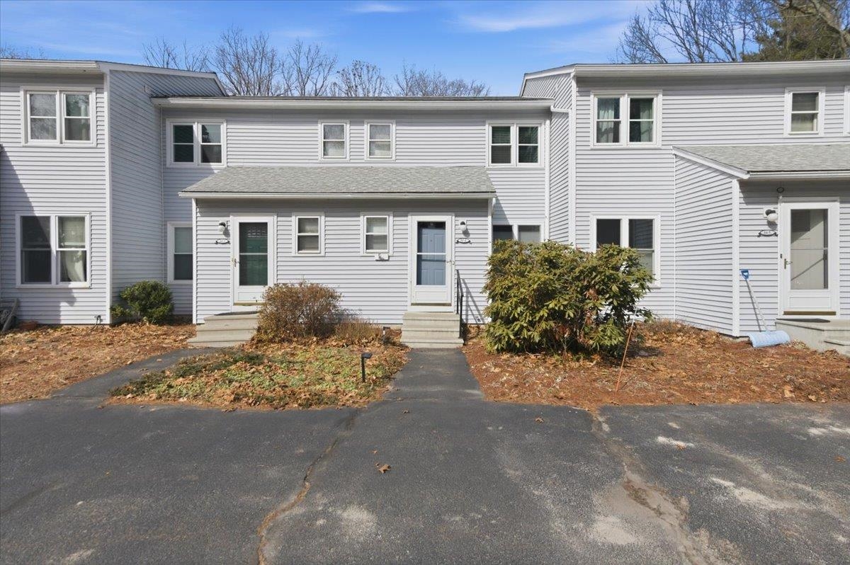 44 Commonwealth Drive Unit: 4