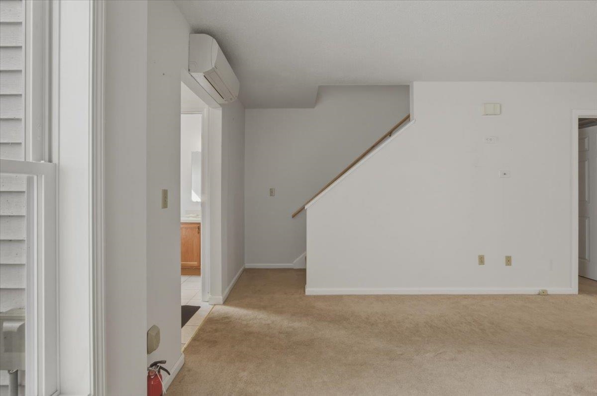 44 Commonwealth Drive Unit: 4