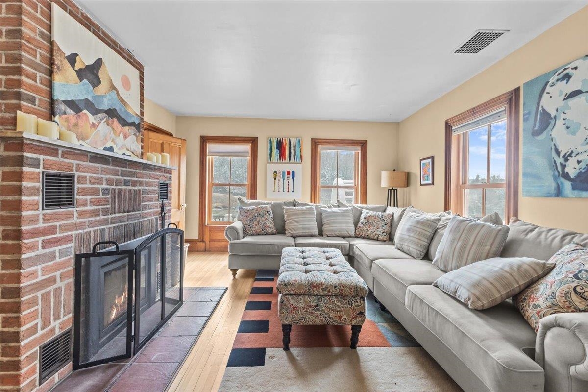 362 River Road