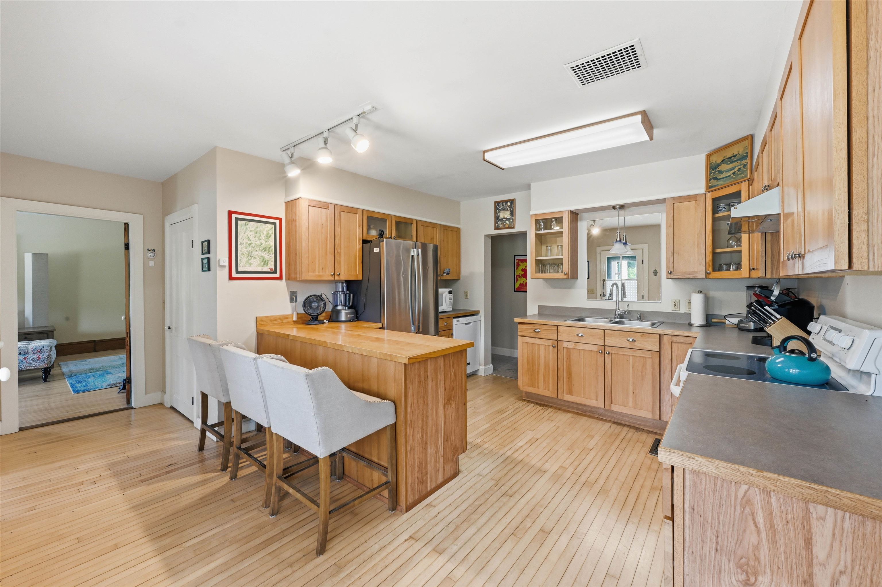362 River Road