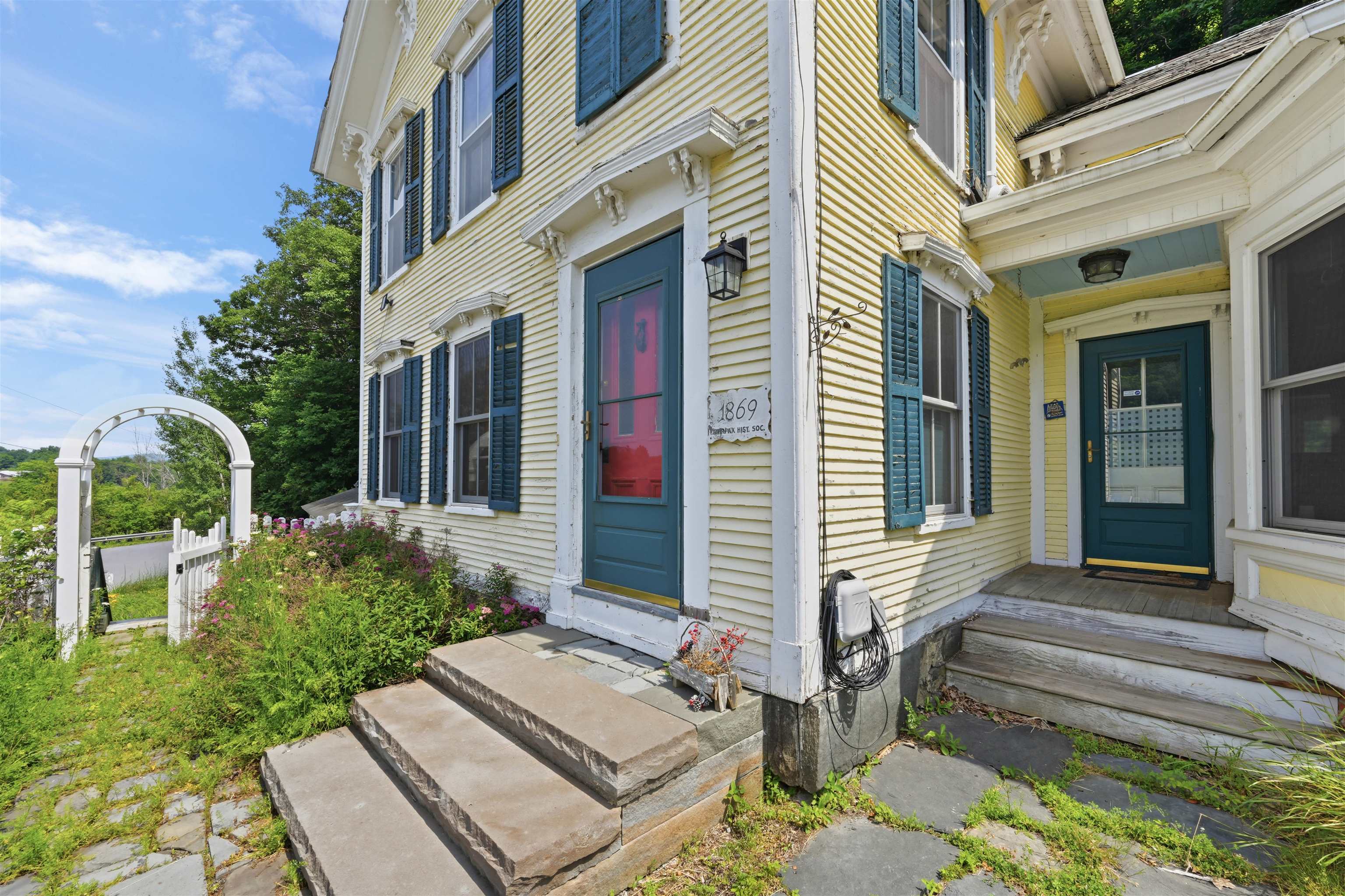 362 River Road