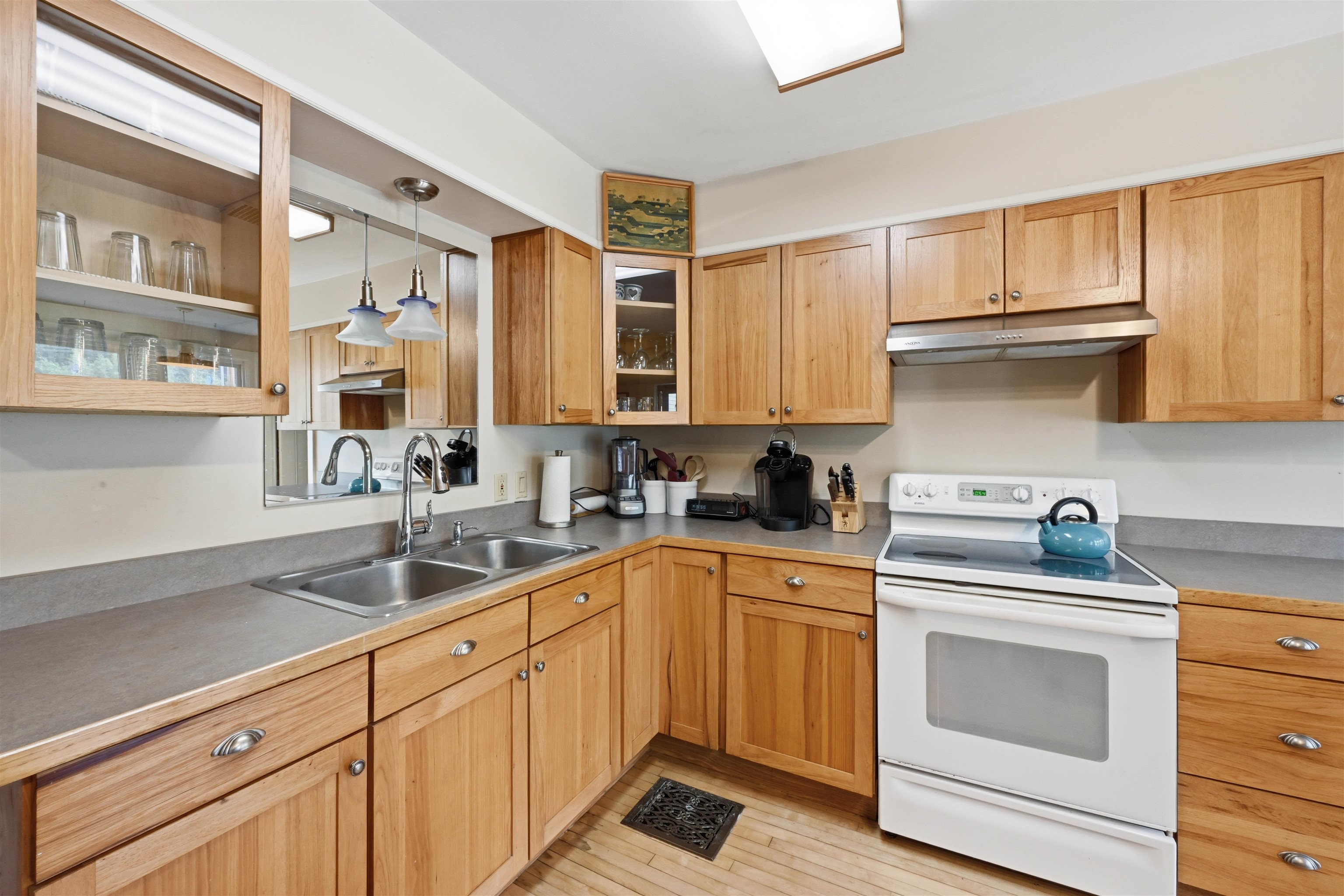 362 River Road