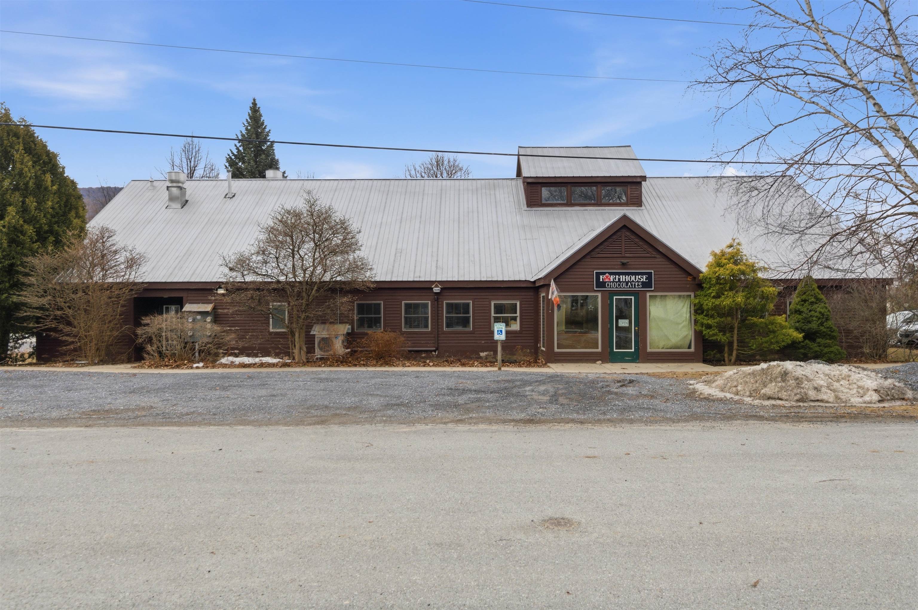 25 Mountain View Street