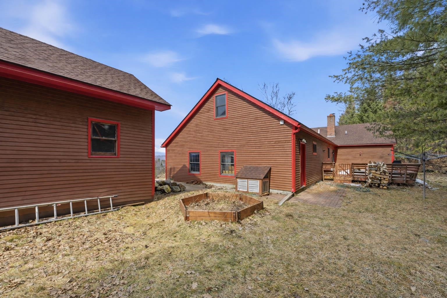 1025 Fish Hill Road