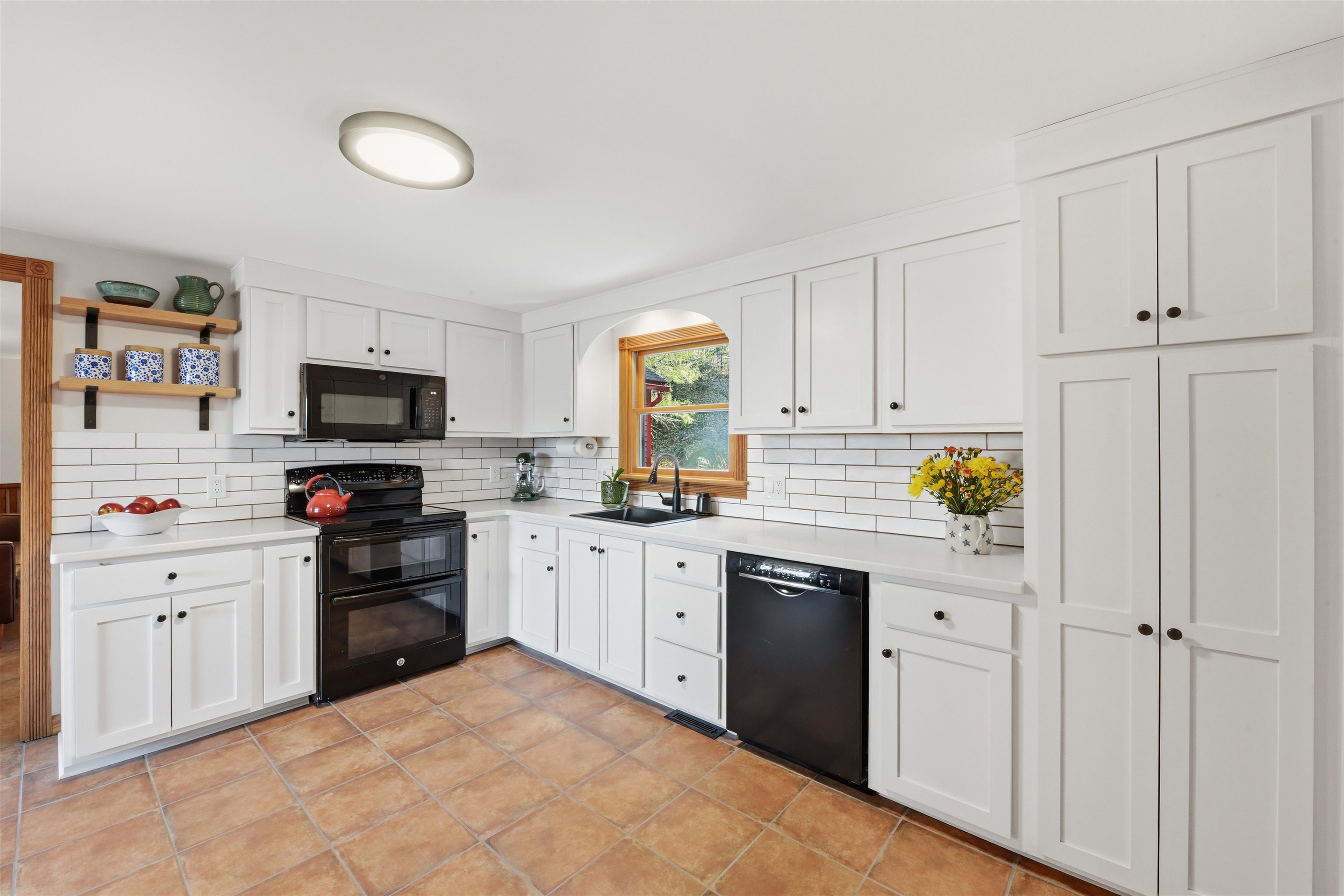 1025 Fish Hill Road