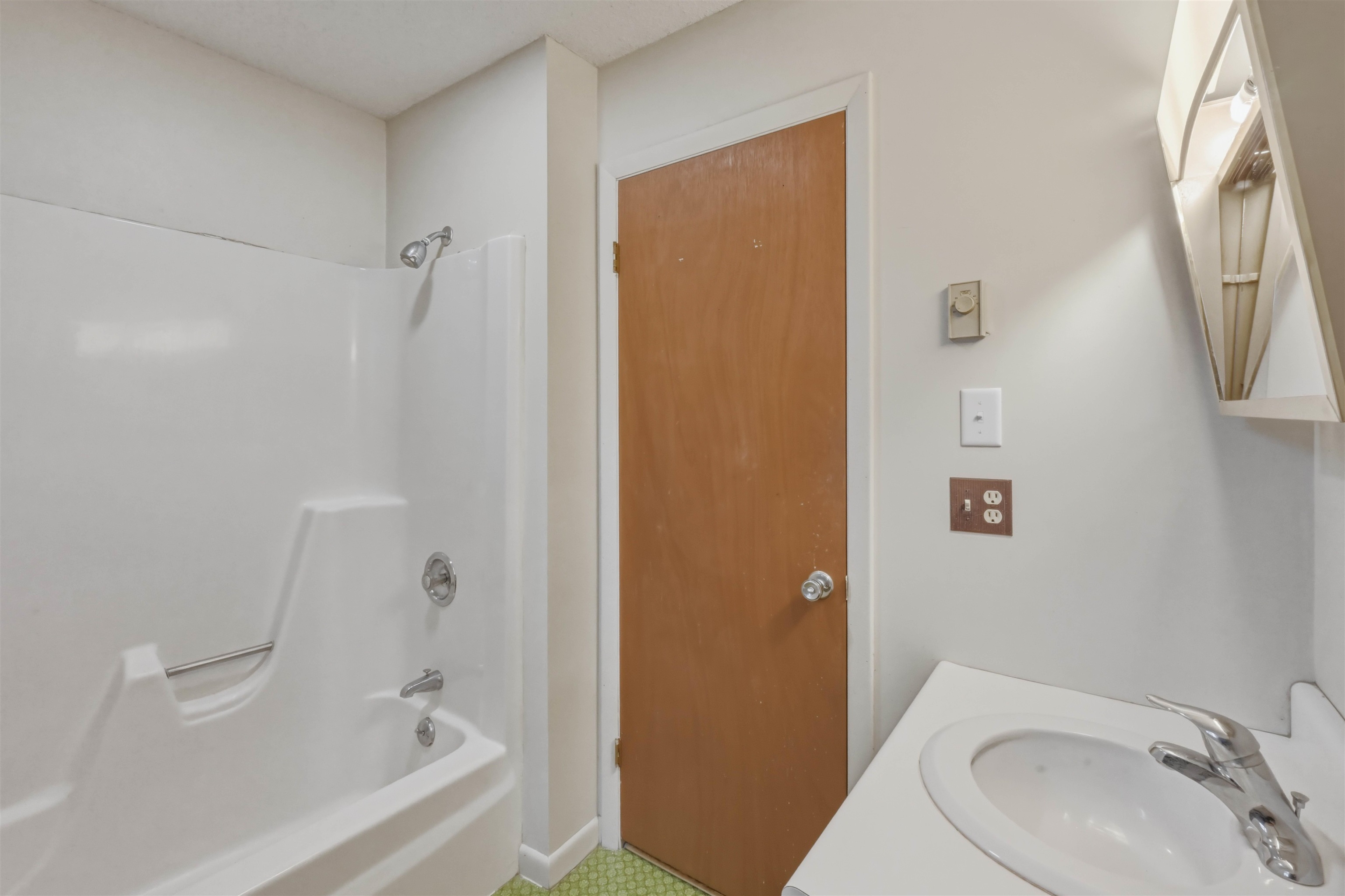 86 Pinecrest Drive Unit: 4E