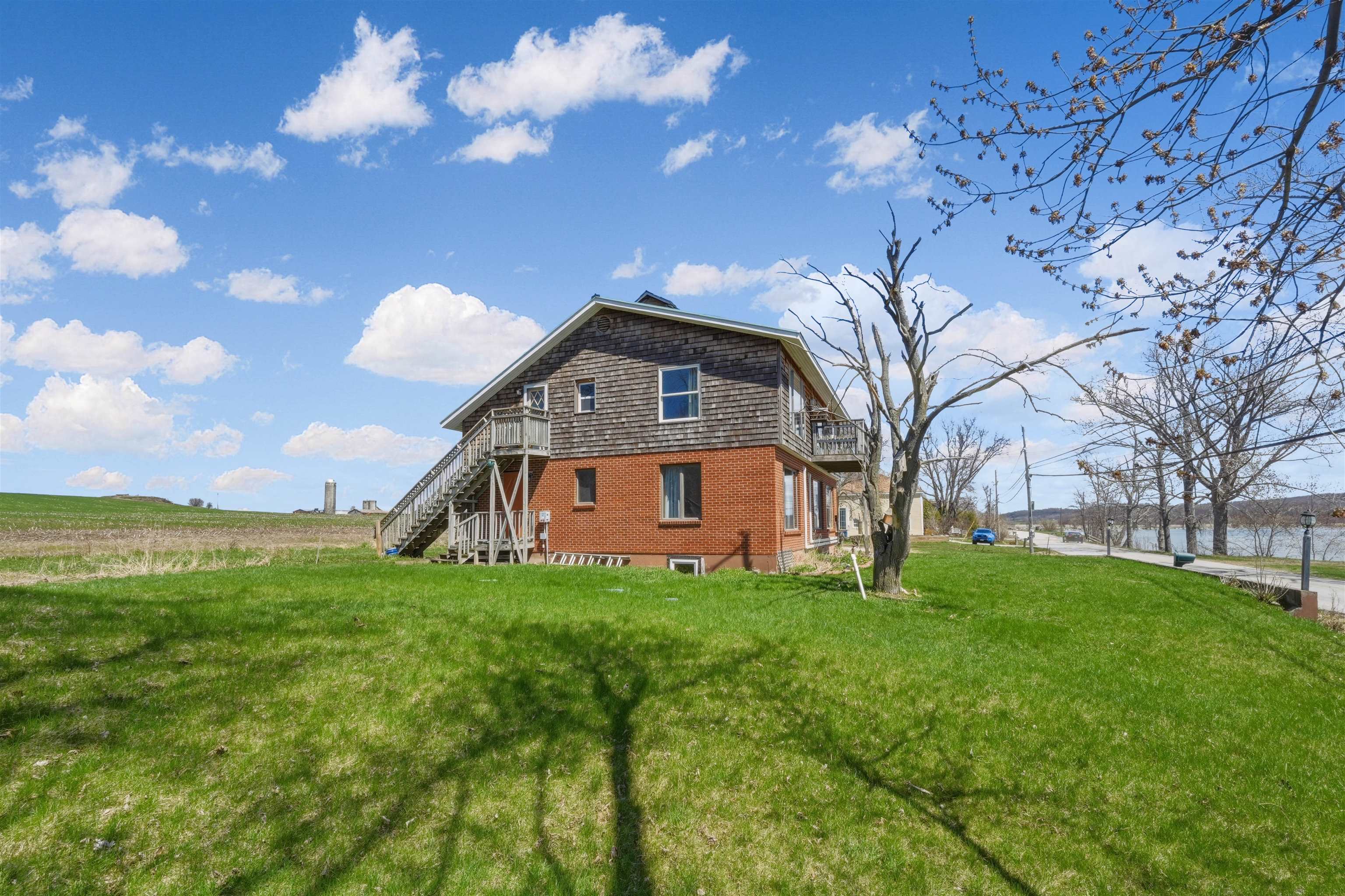 256 Hathaway Point Road