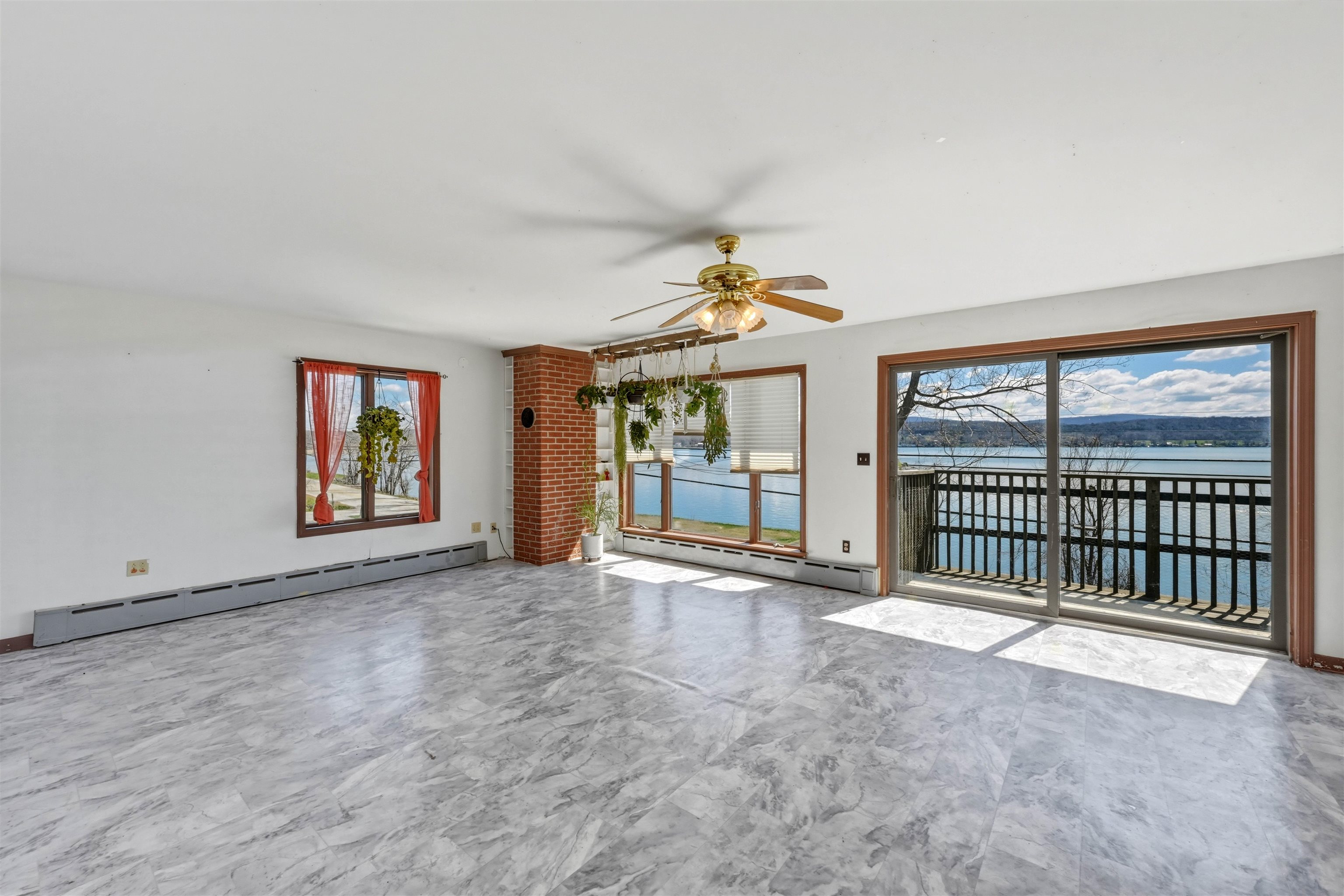 256 Hathaway Point Road