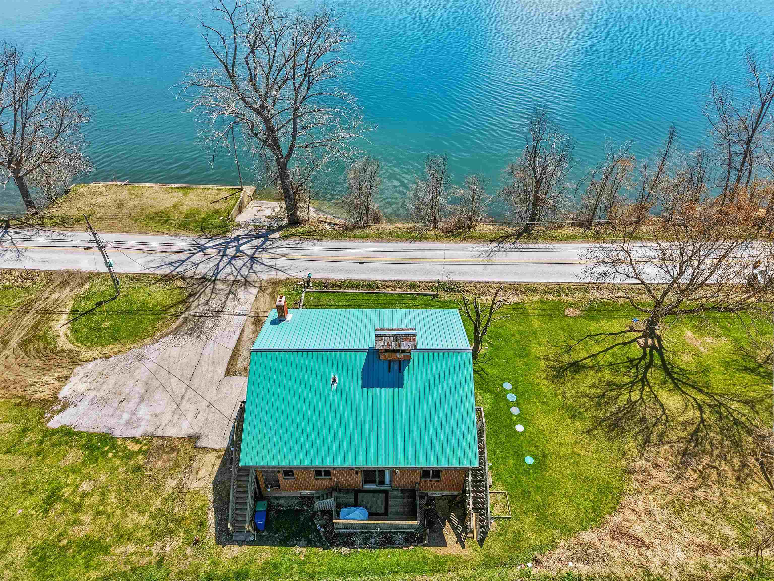 256 Hathaway Point Road