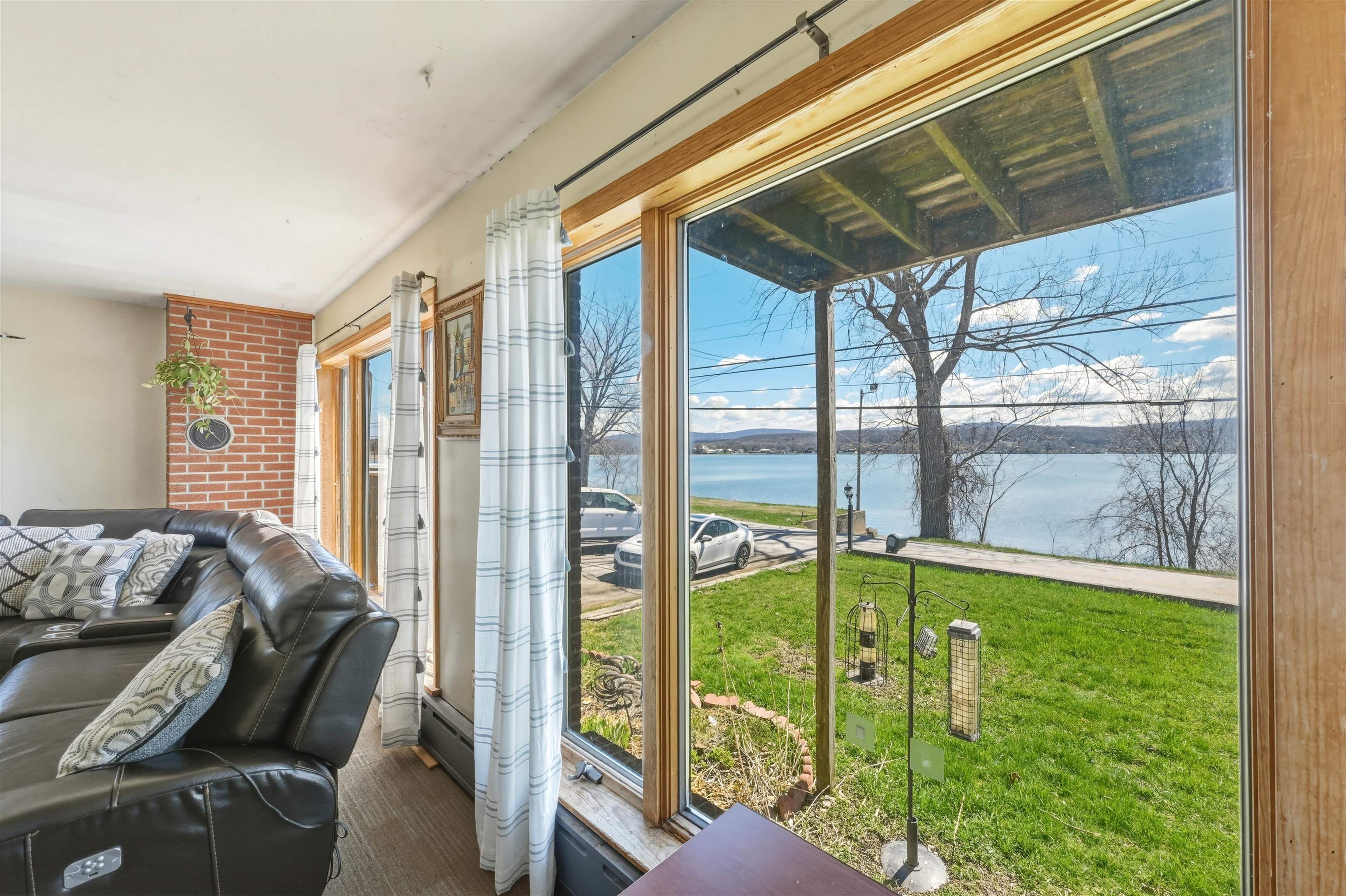 256 Hathaway Point Road