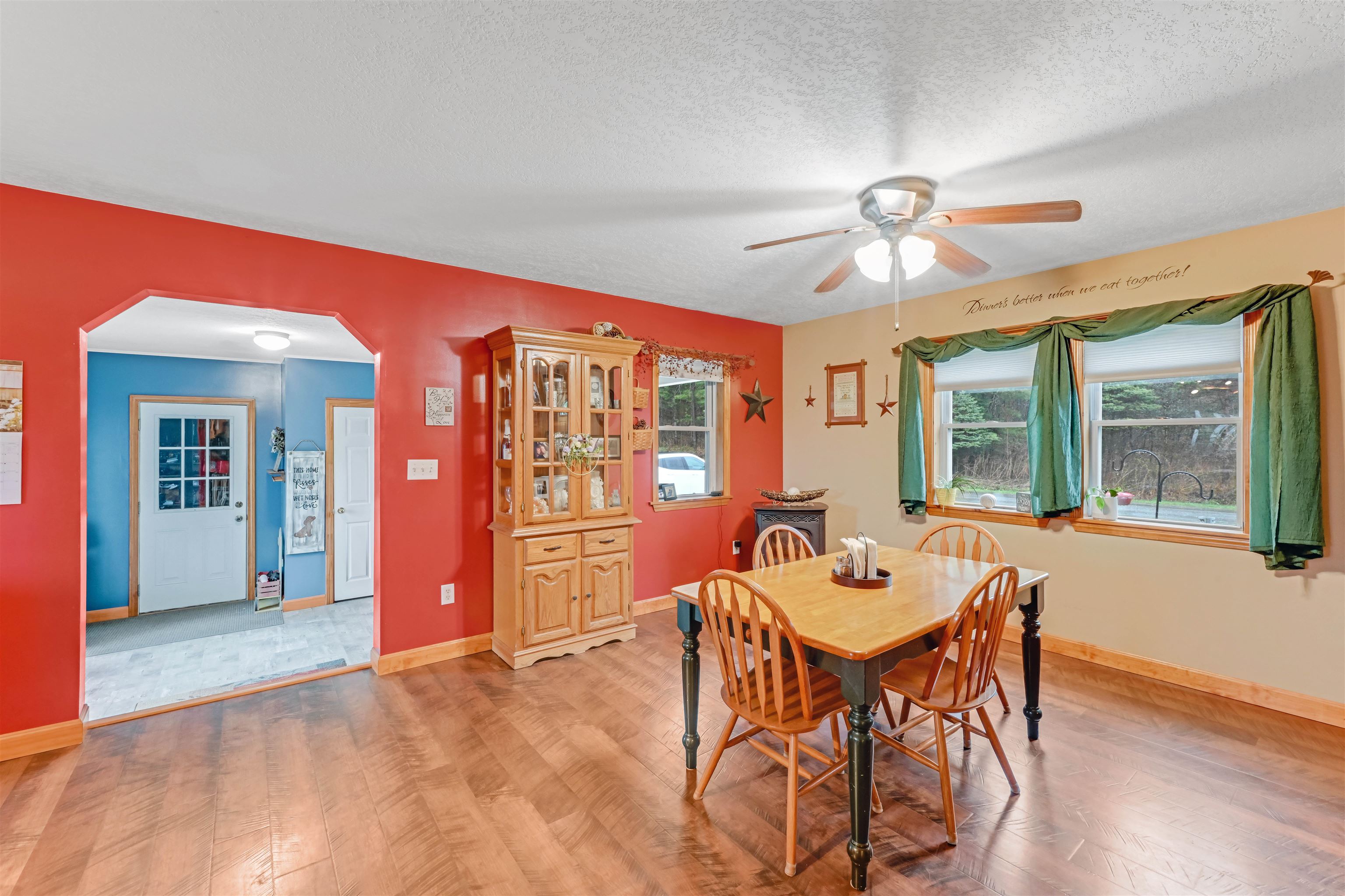 93 Carpenter Boulevard