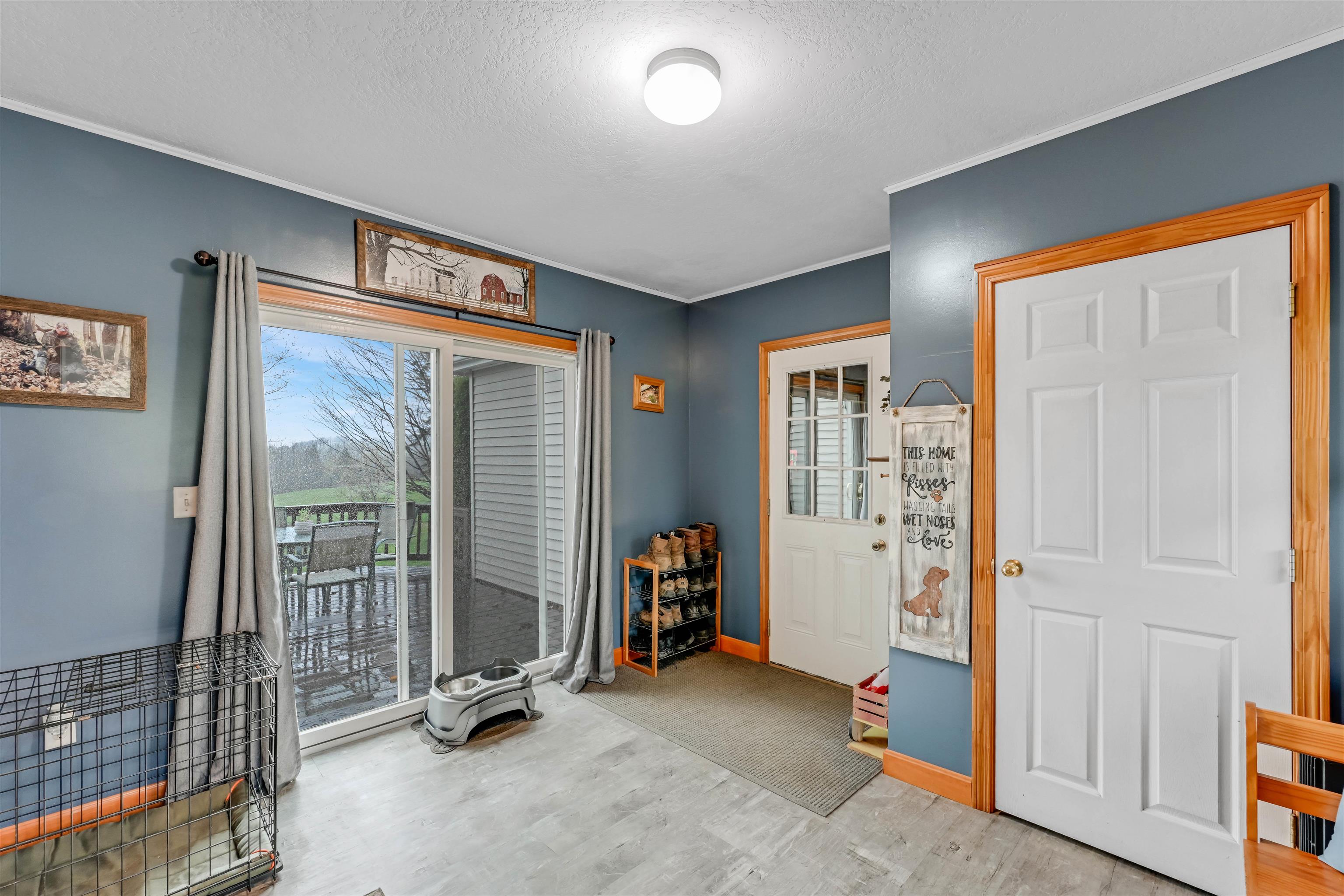 93 Carpenter Boulevard