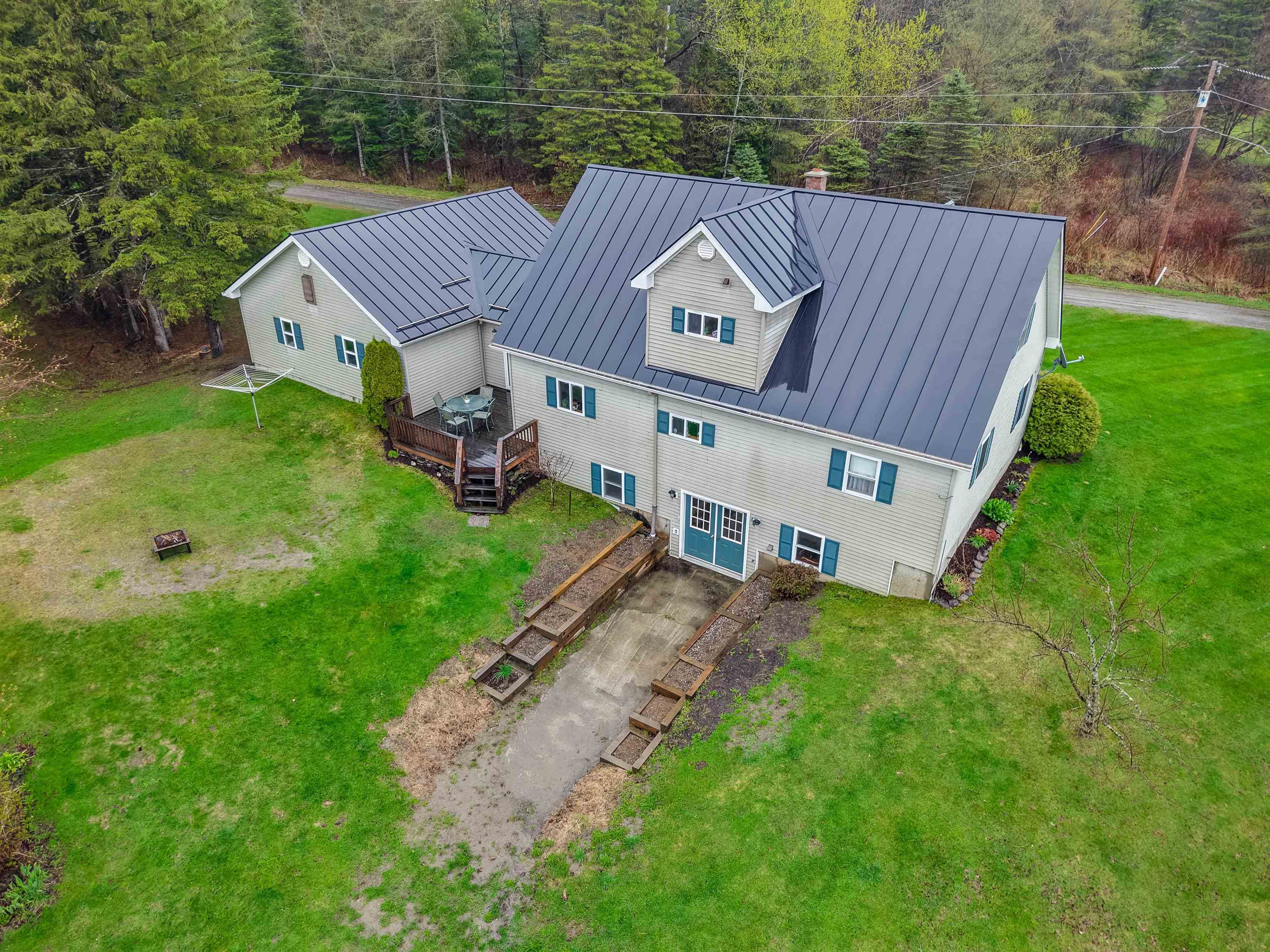 93 Carpenter Boulevard