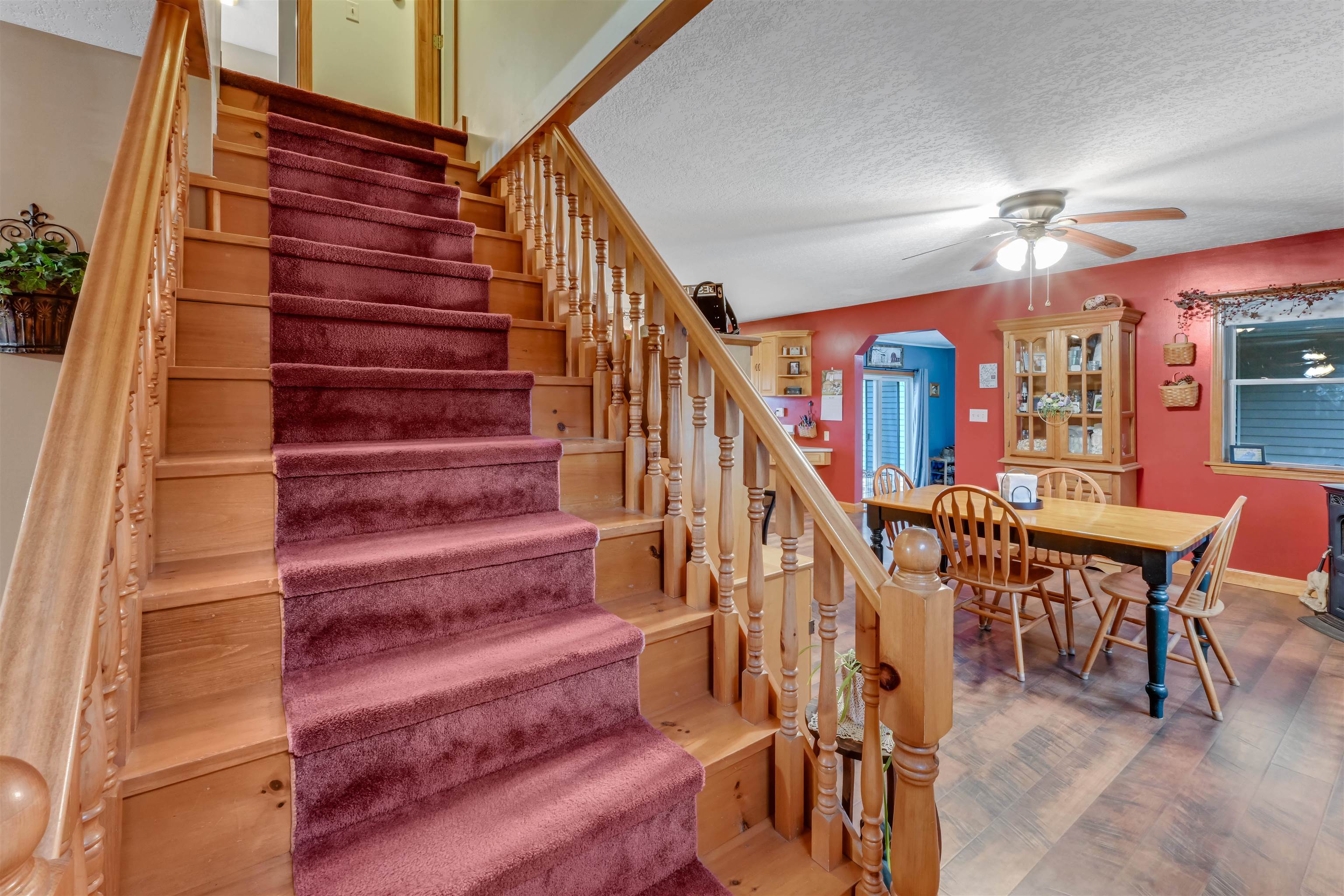 93 Carpenter Boulevard