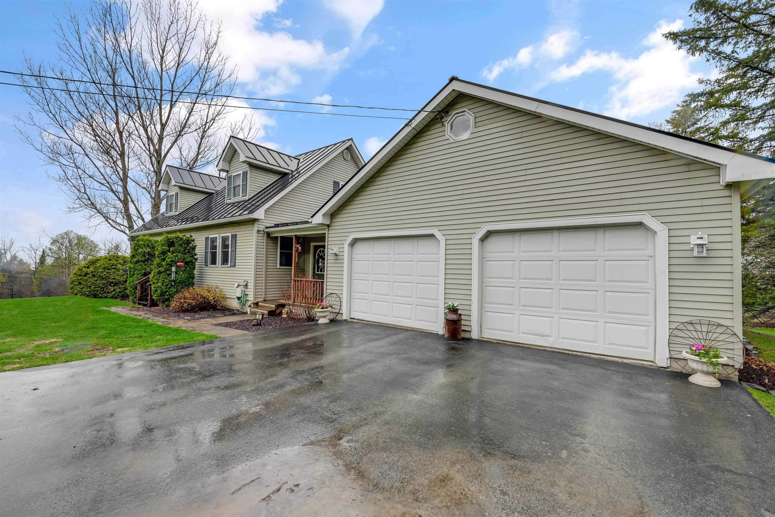 93 Carpenter Boulevard
