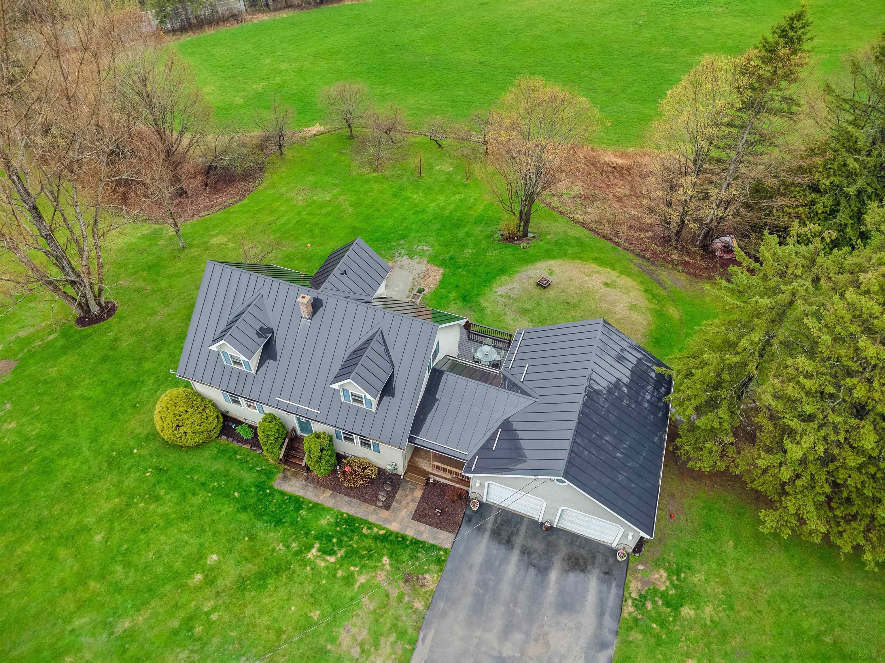 93 Carpenter Boulevard