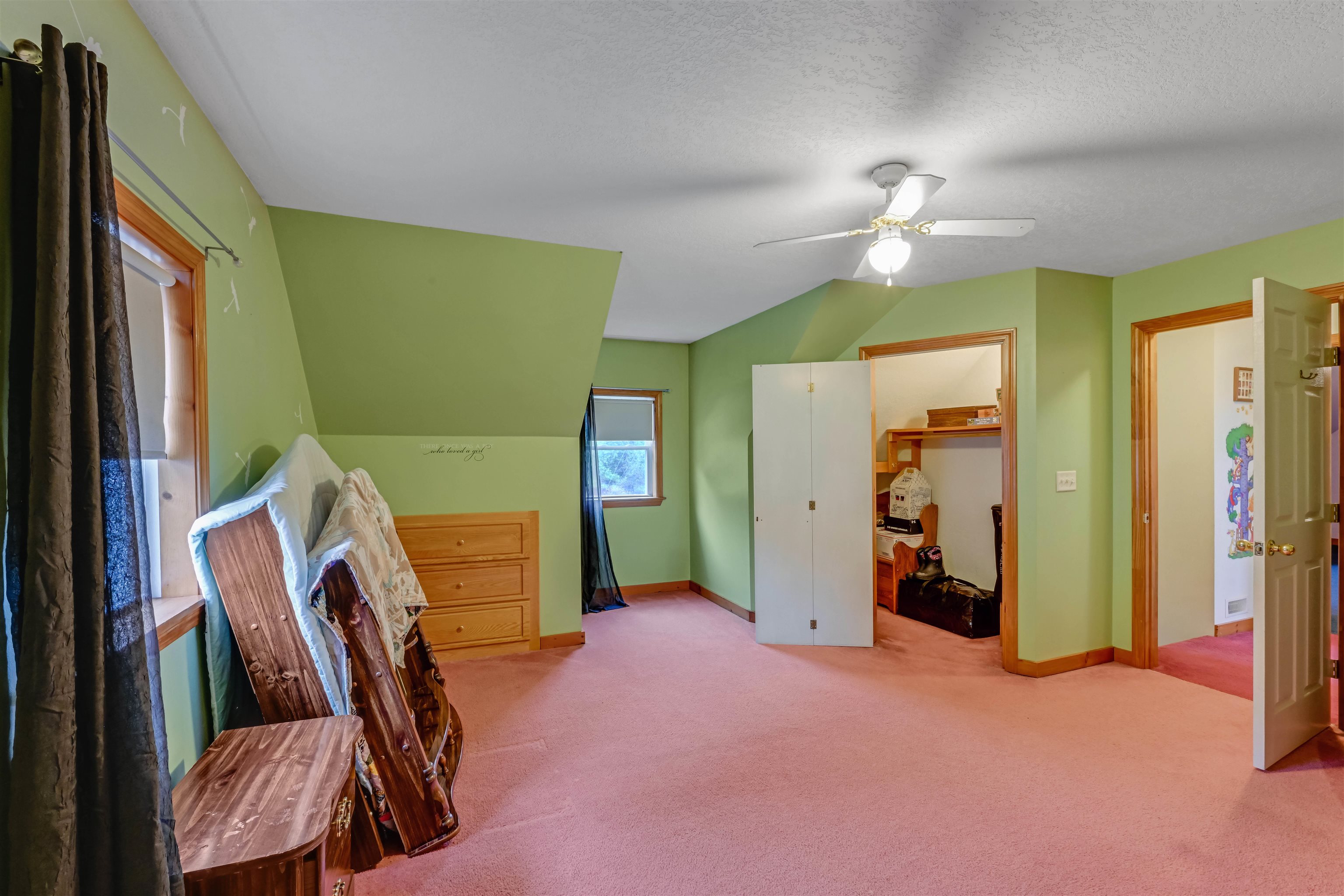 93 Carpenter Boulevard