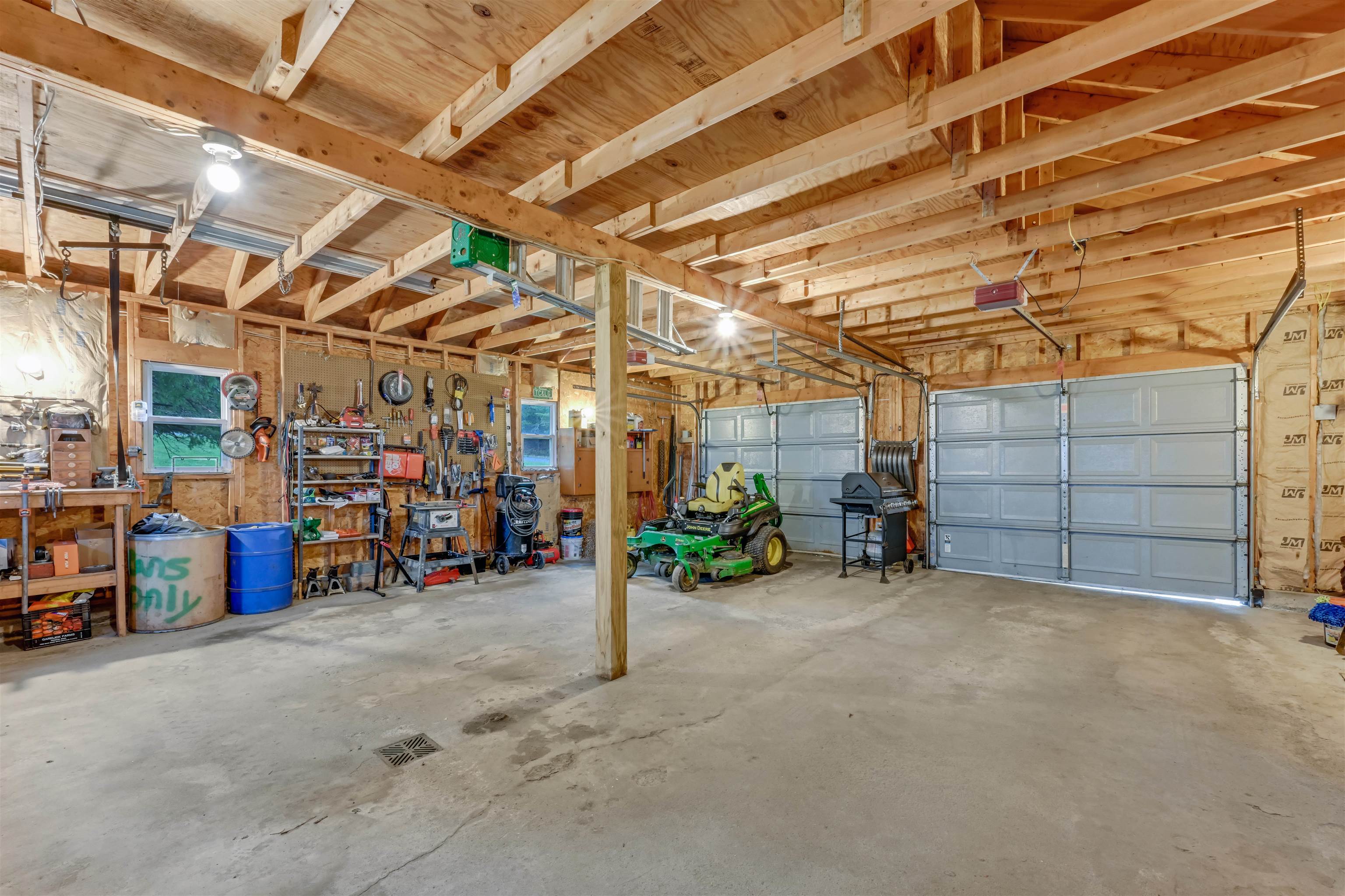 93 Carpenter Boulevard