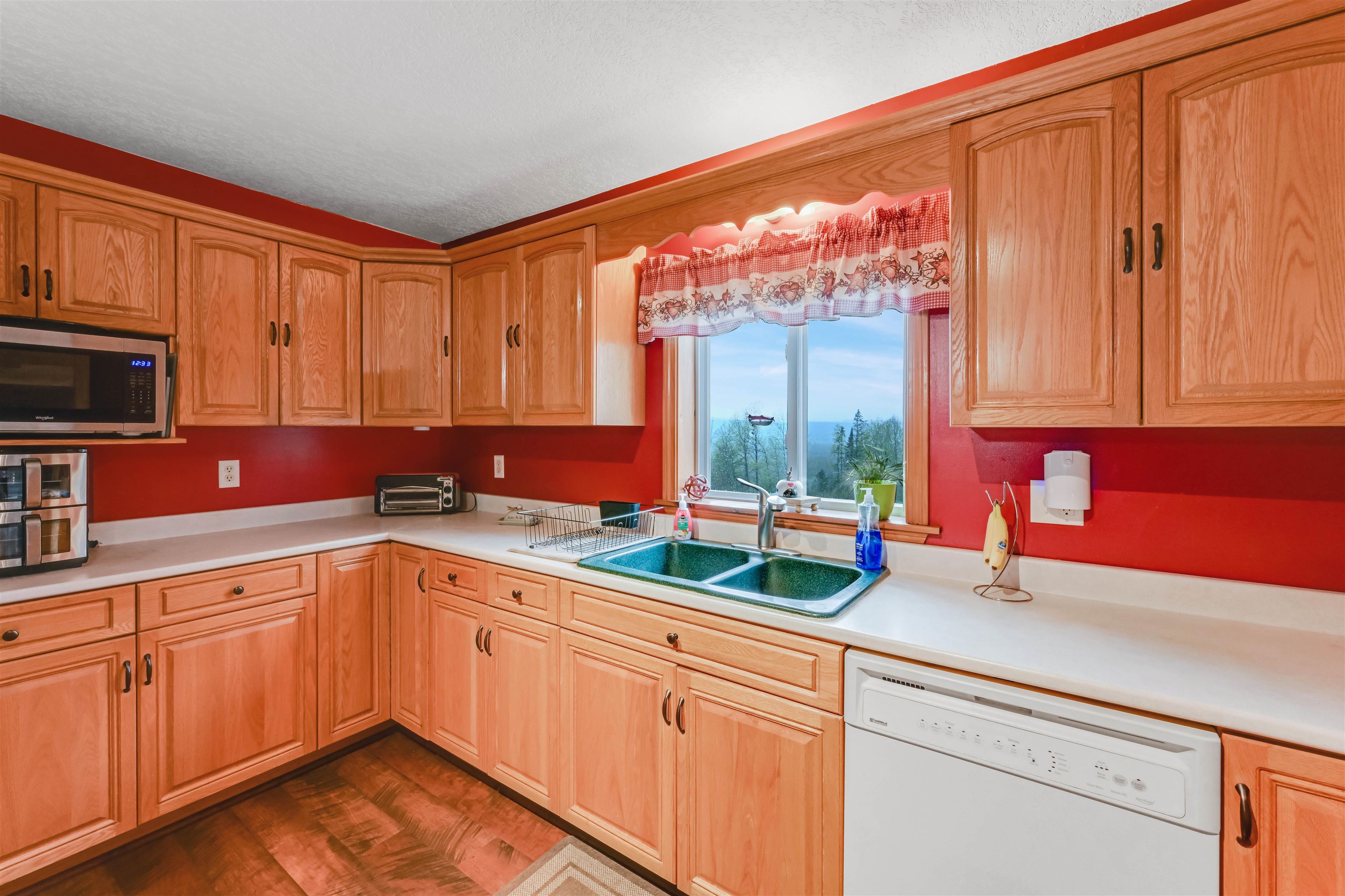 93 Carpenter Boulevard