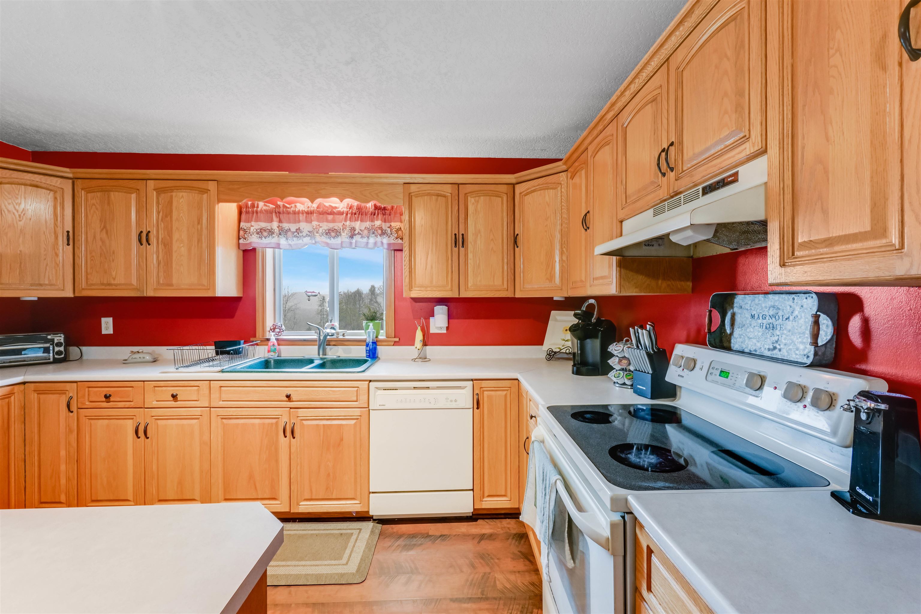 93 Carpenter Boulevard