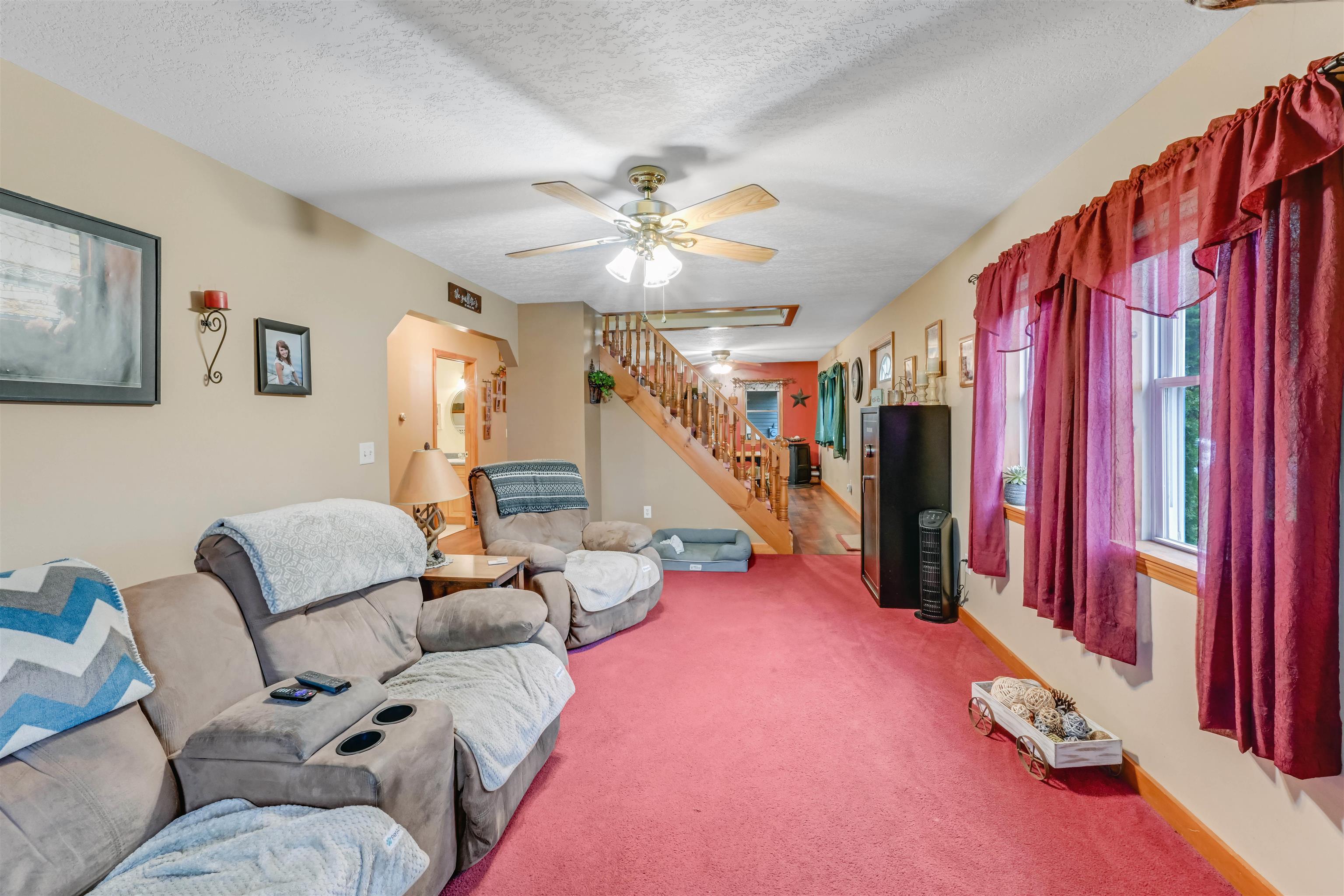 93 Carpenter Boulevard