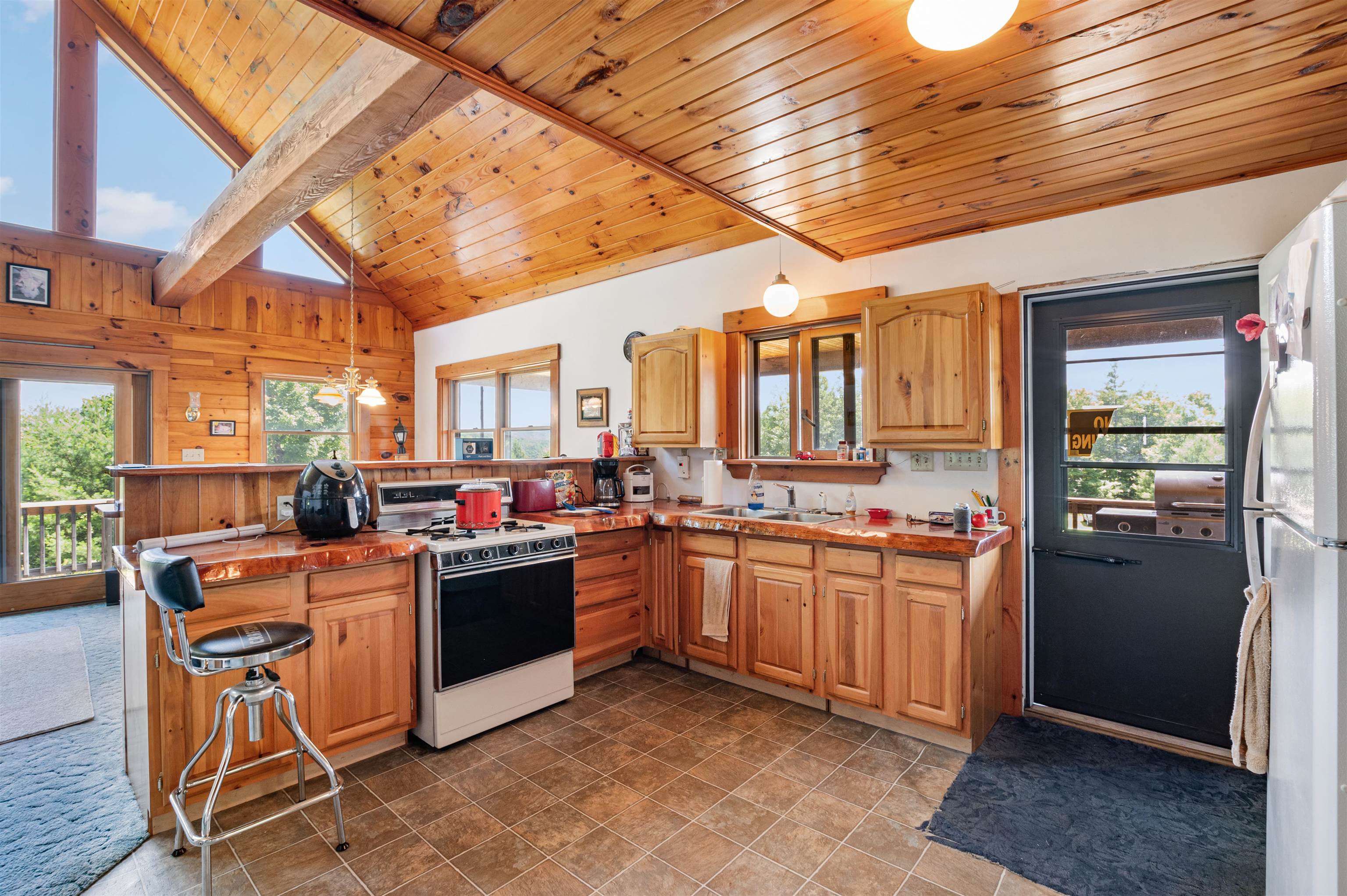 832 West Hill Road