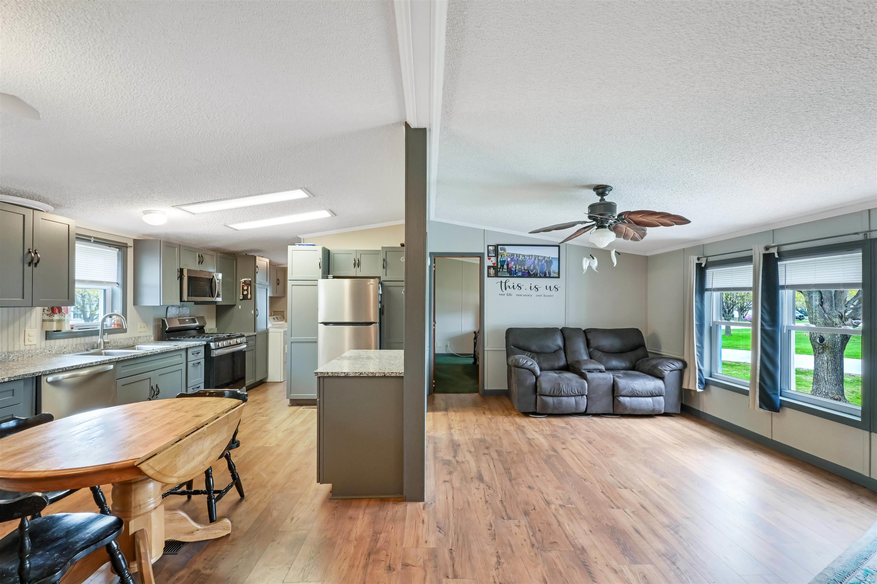 15 Marc Avenue