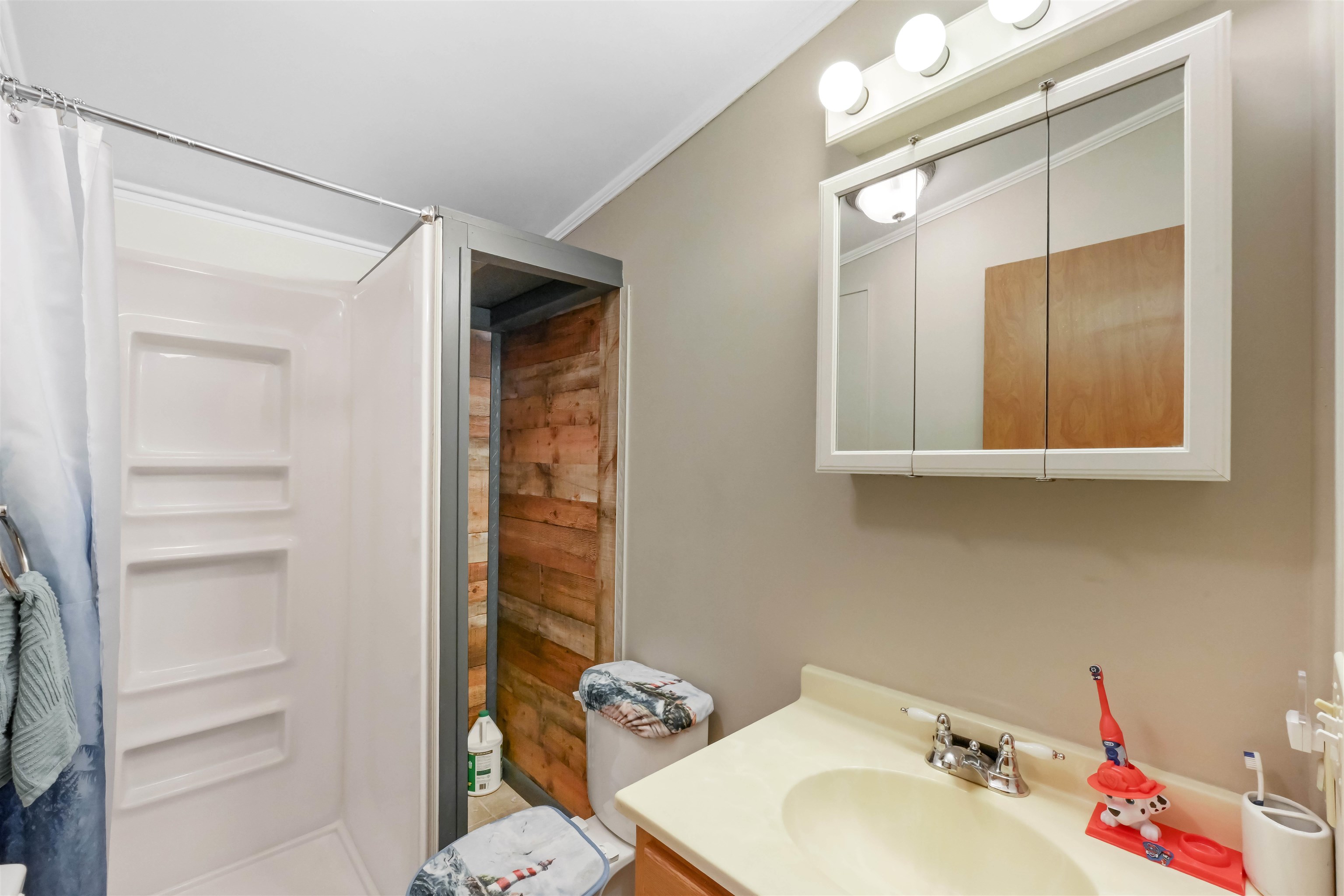15 Marc Avenue