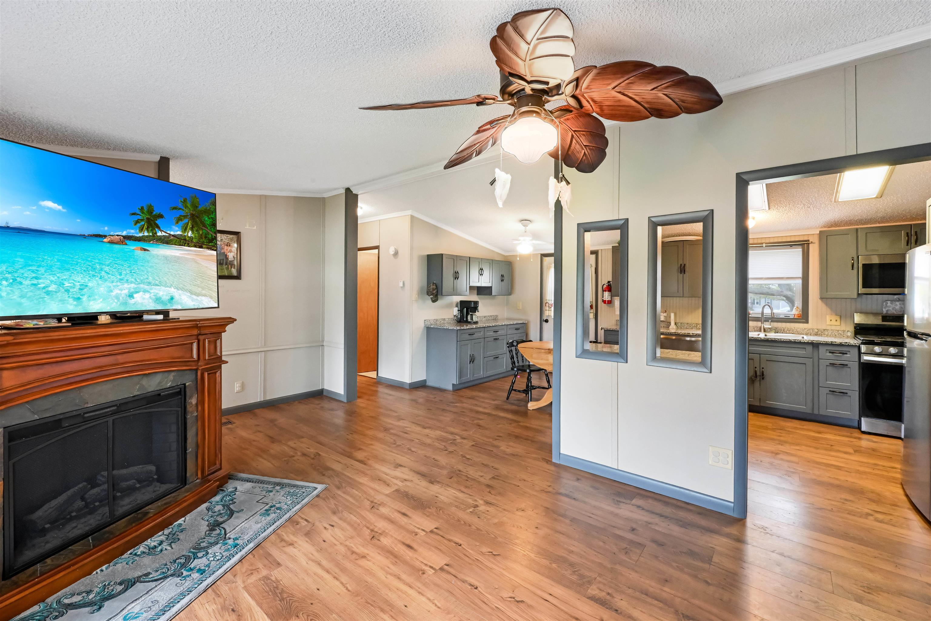 15 Marc Avenue