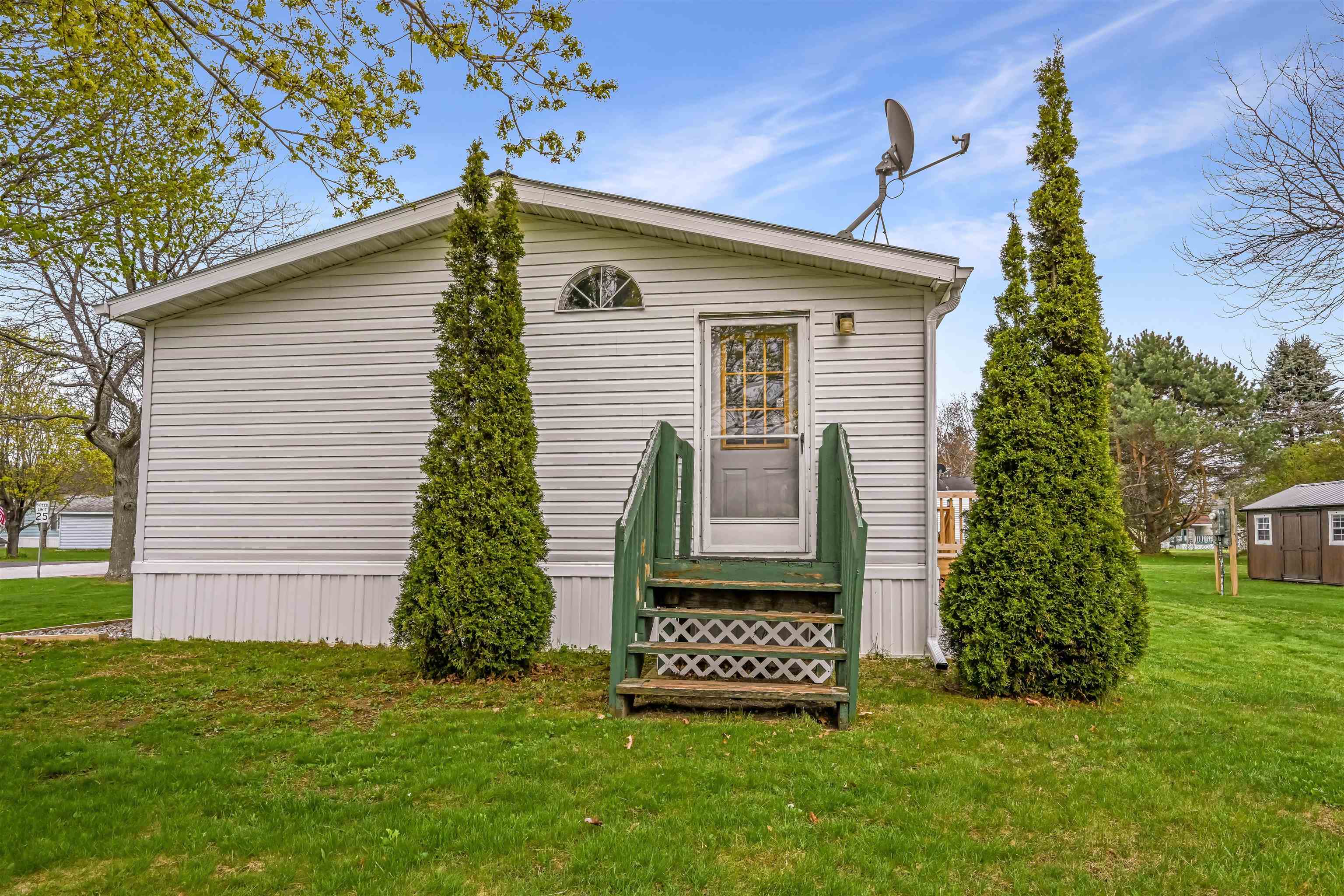 15 Marc Avenue