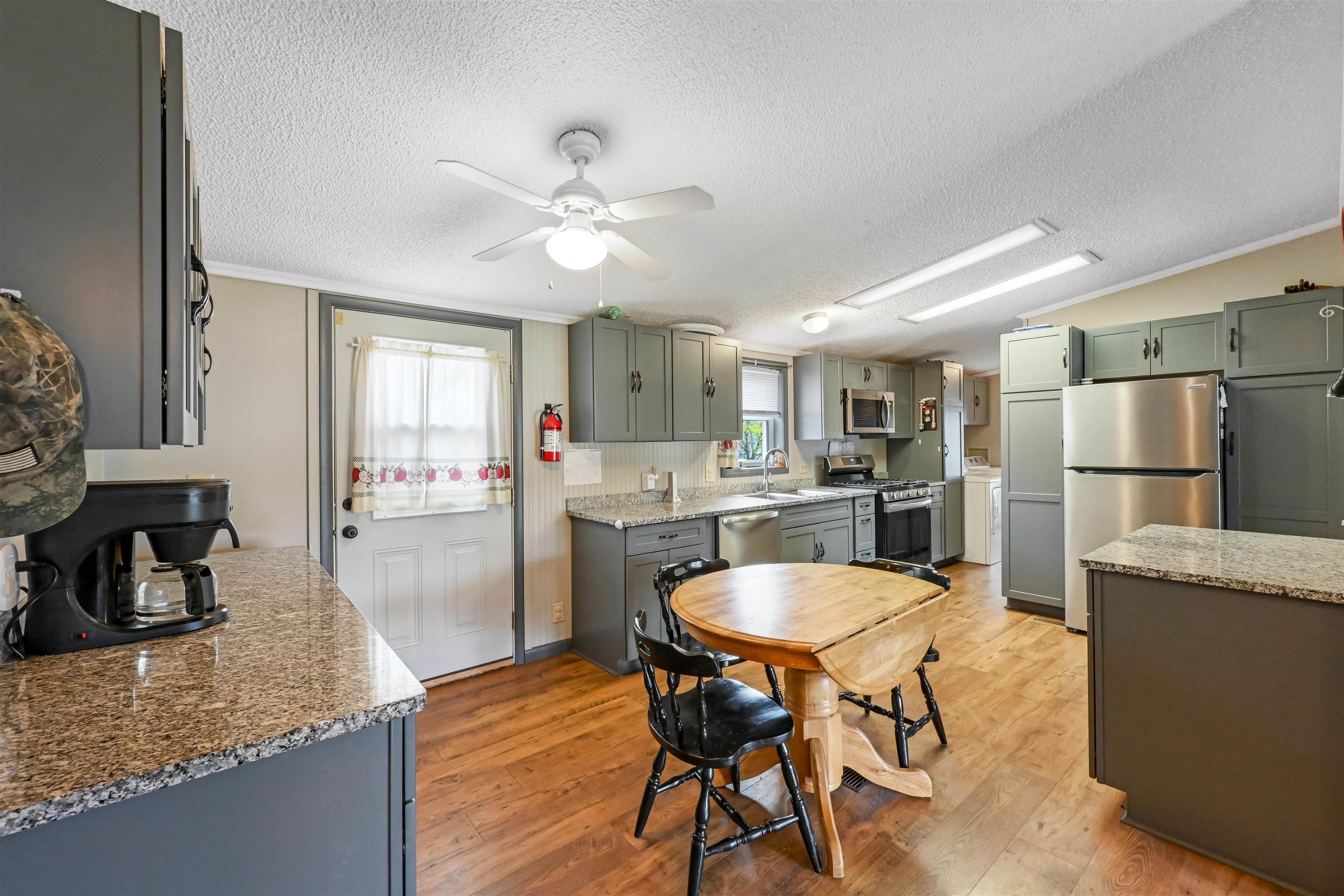 15 Marc Avenue