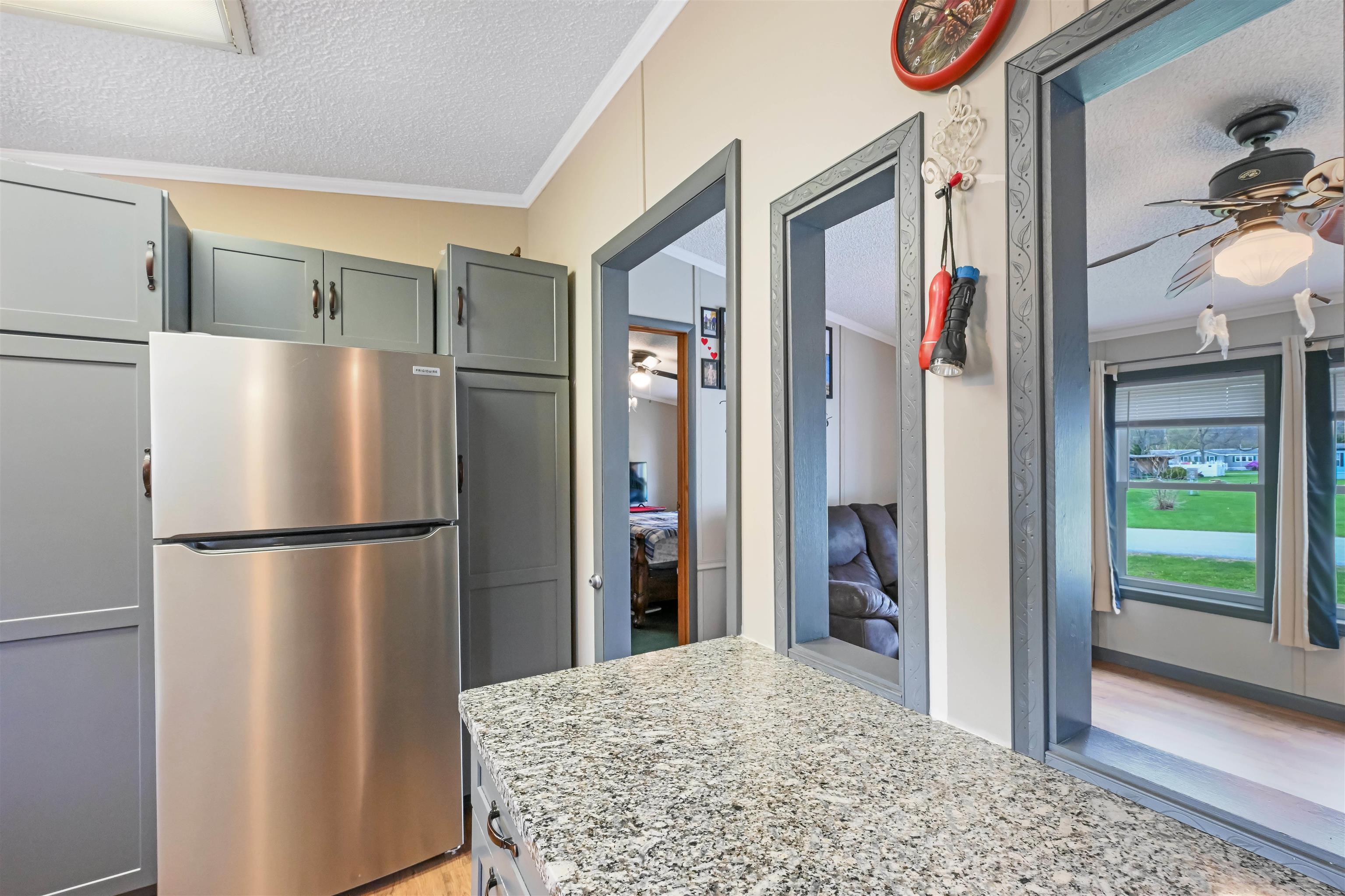 15 Marc Avenue