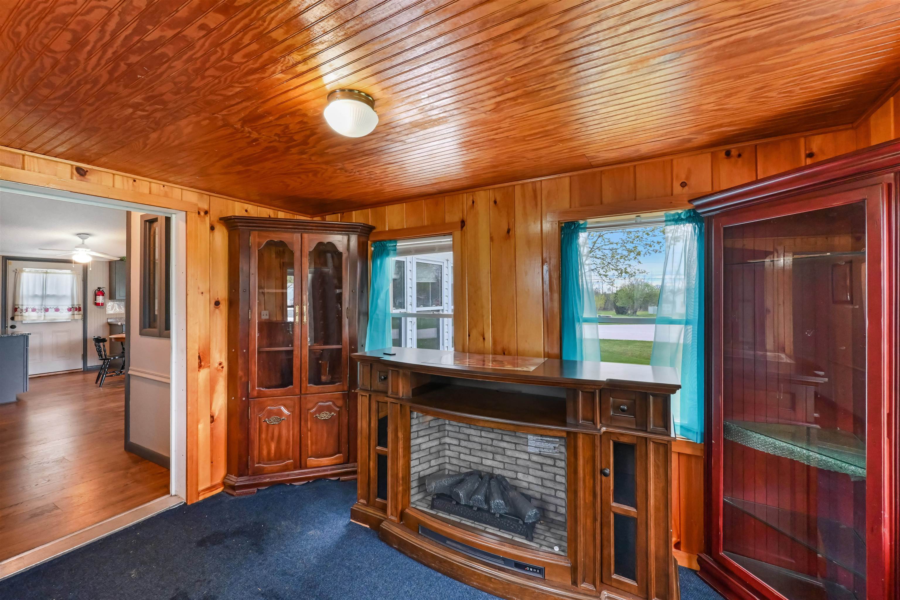 15 Marc Avenue