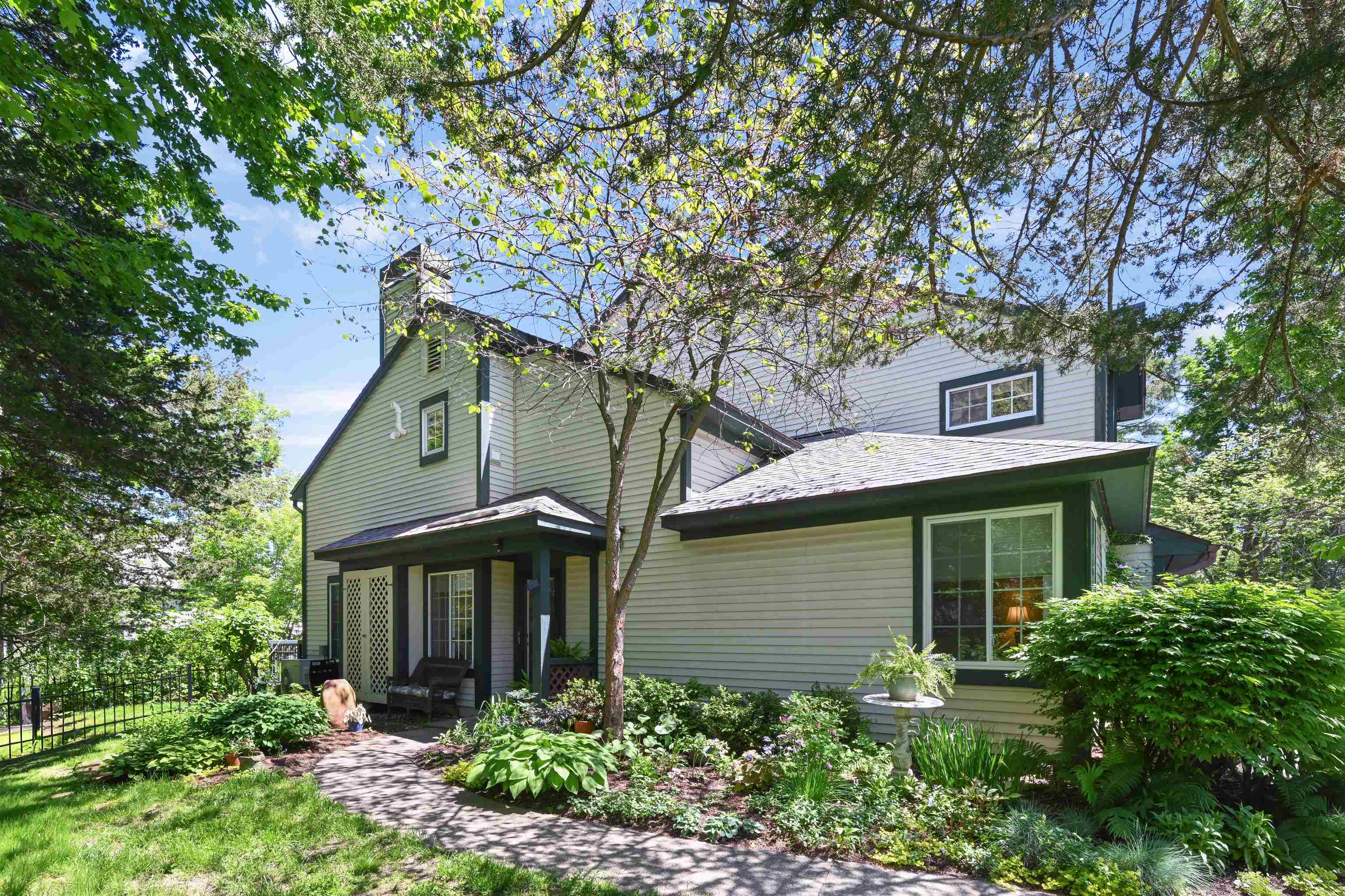 29 Lake Forest Drive