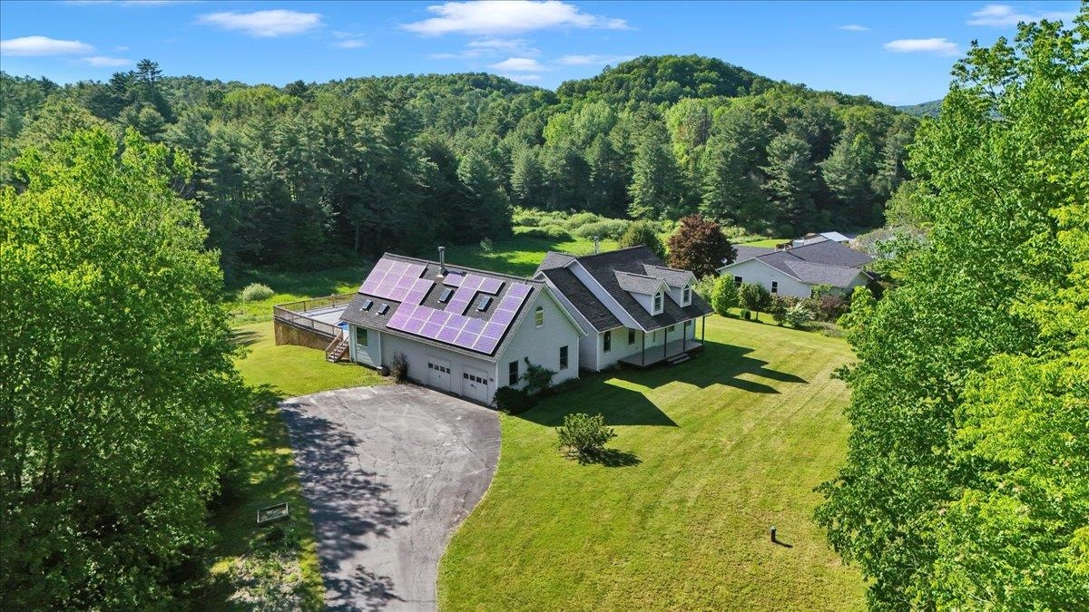 40 Brookside Lane