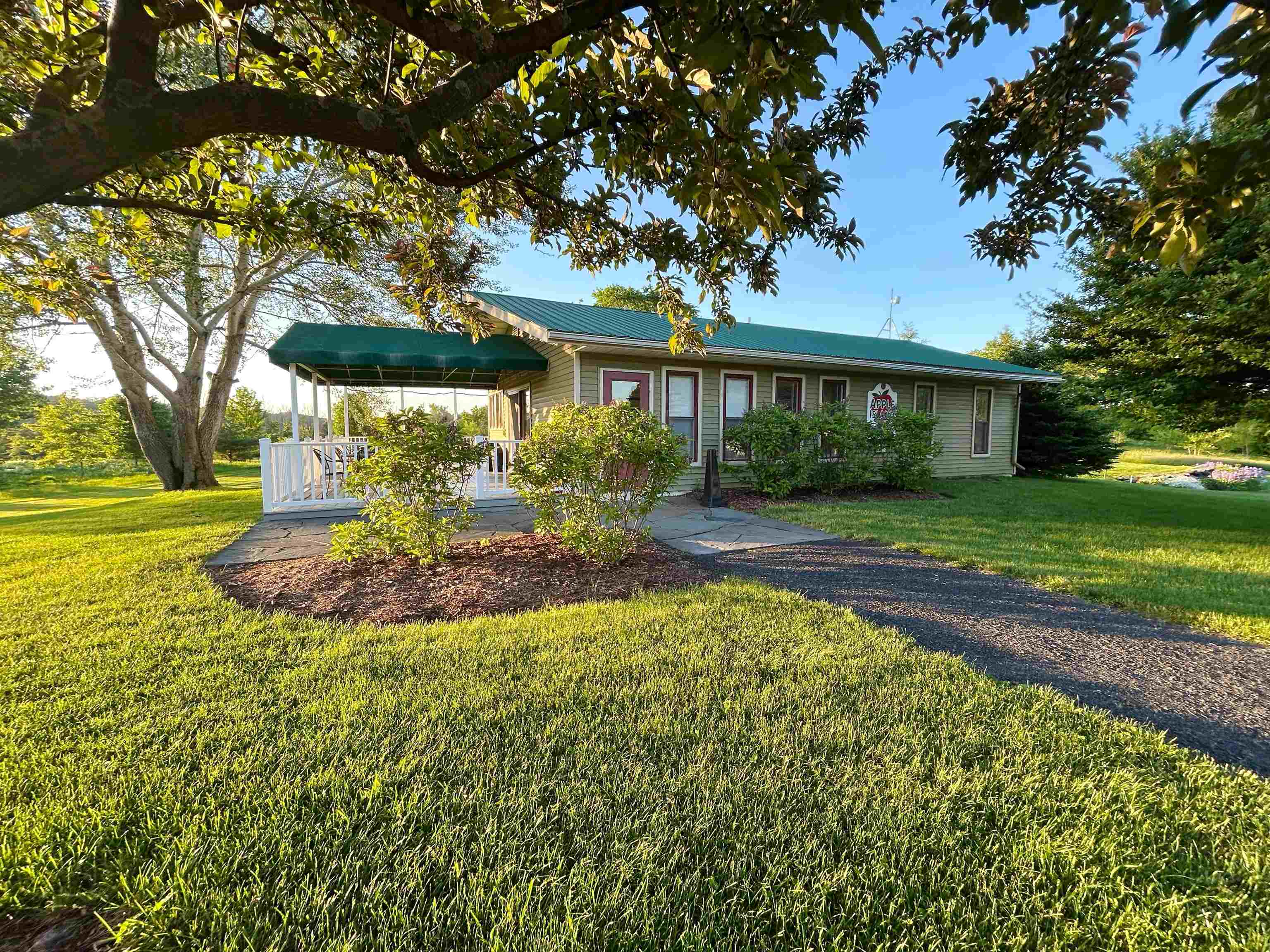 11 Eagle Lane