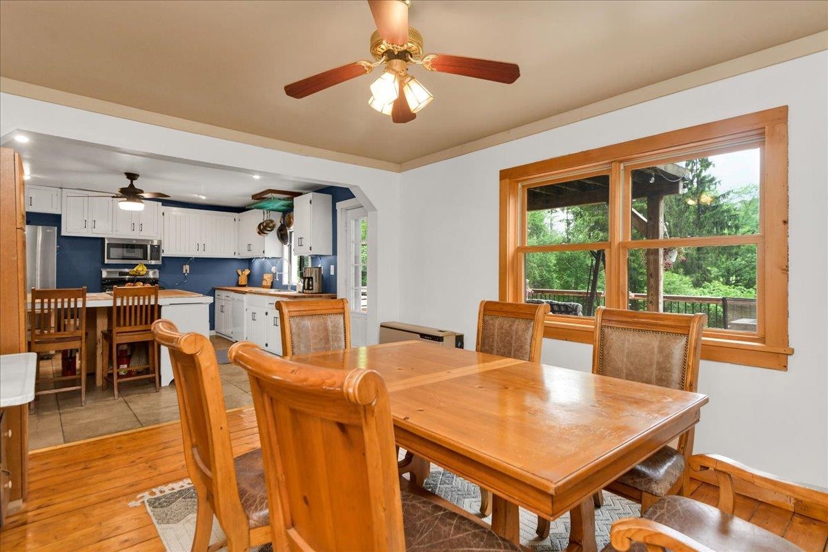 929 Codding Hollow Road