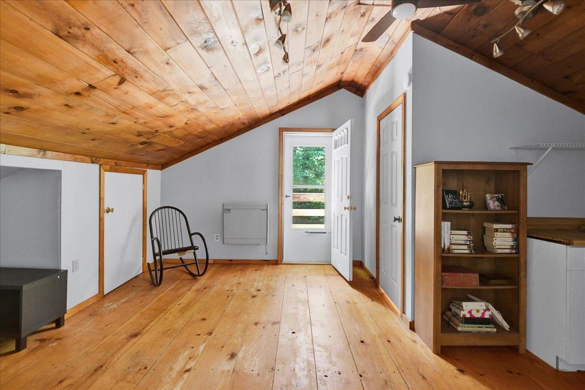 929 Codding Hollow Road