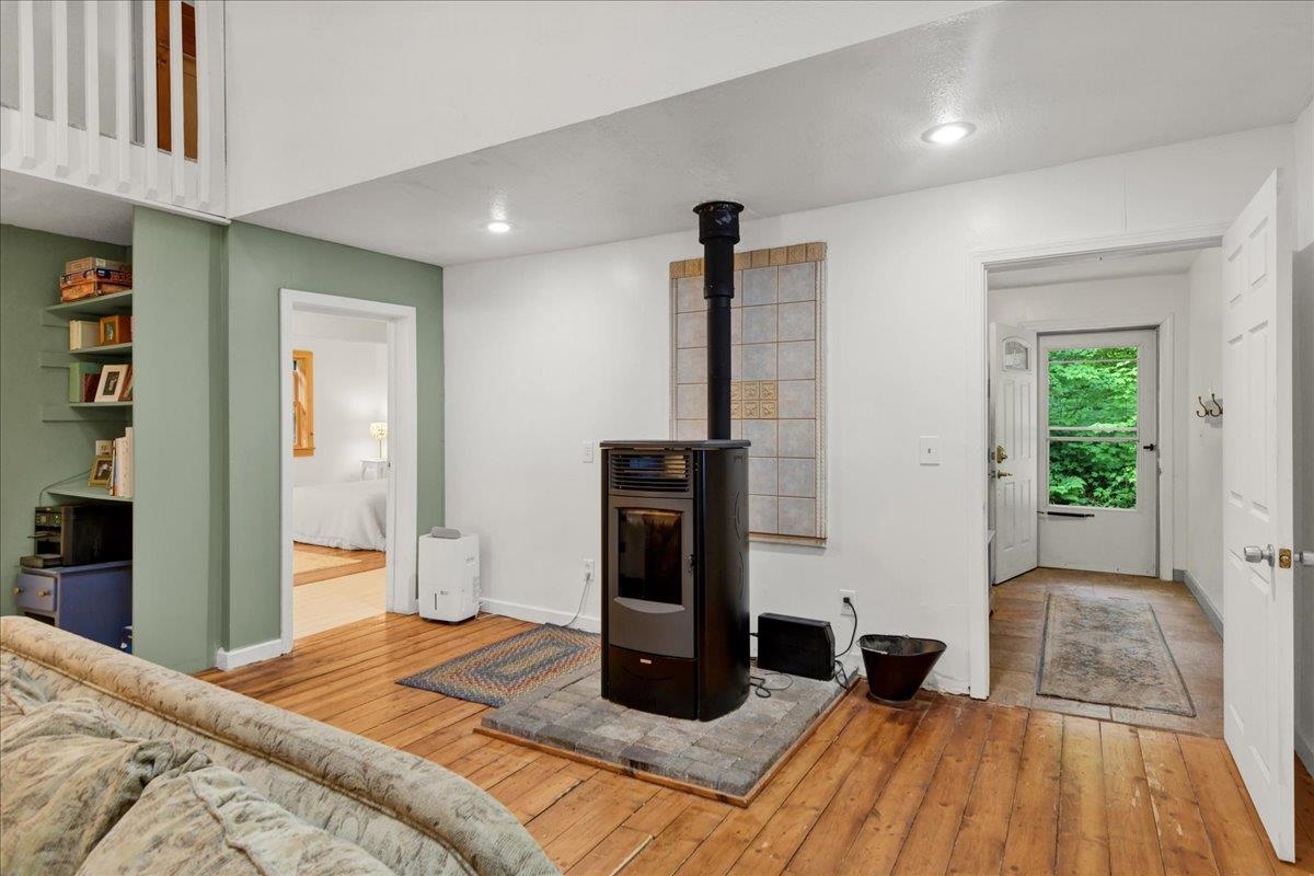 929 Codding Hollow Road