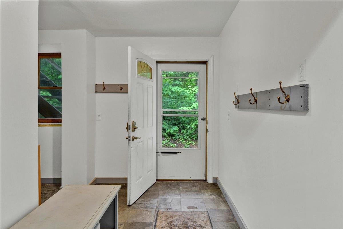 929 Codding Hollow Road