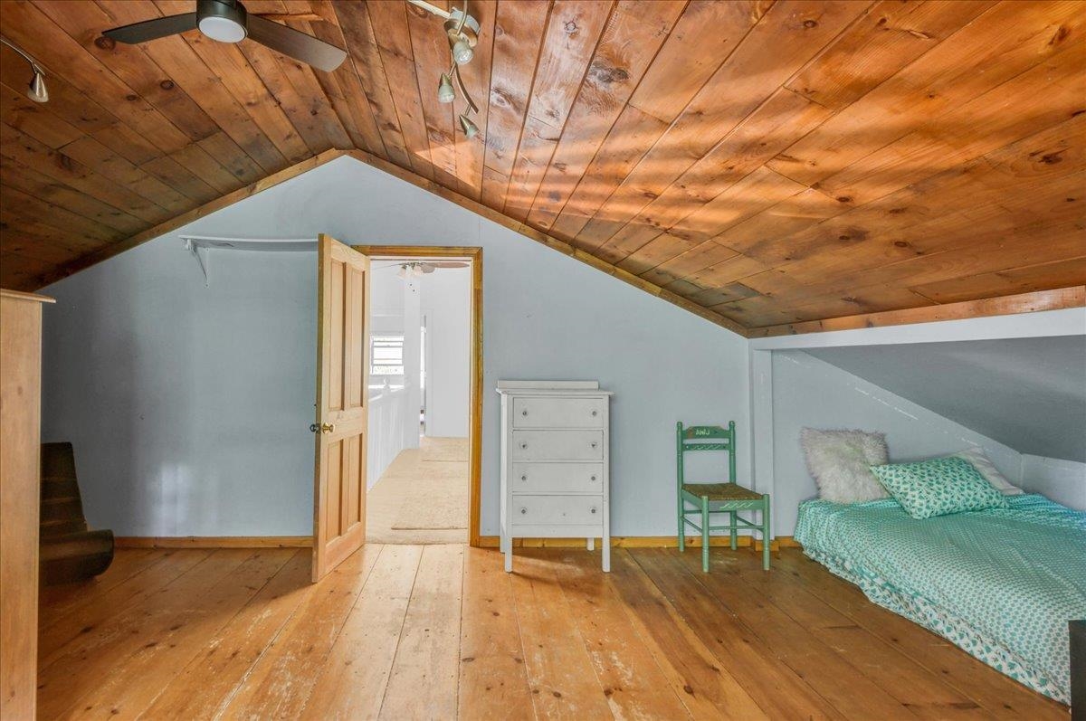 929 Codding Hollow Road