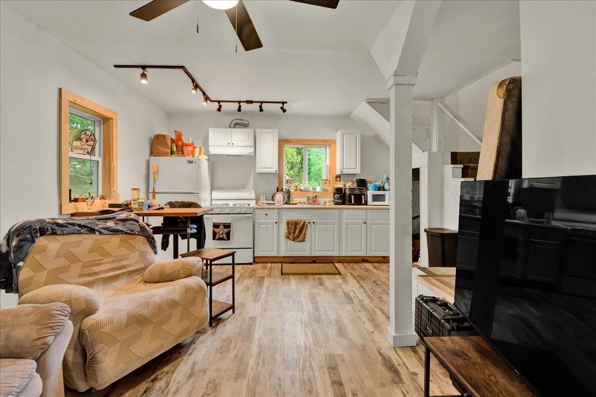 929 Codding Hollow Road