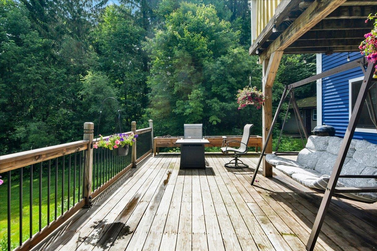 929 Codding Hollow Road