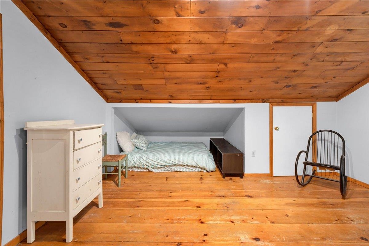 929 Codding Hollow Road