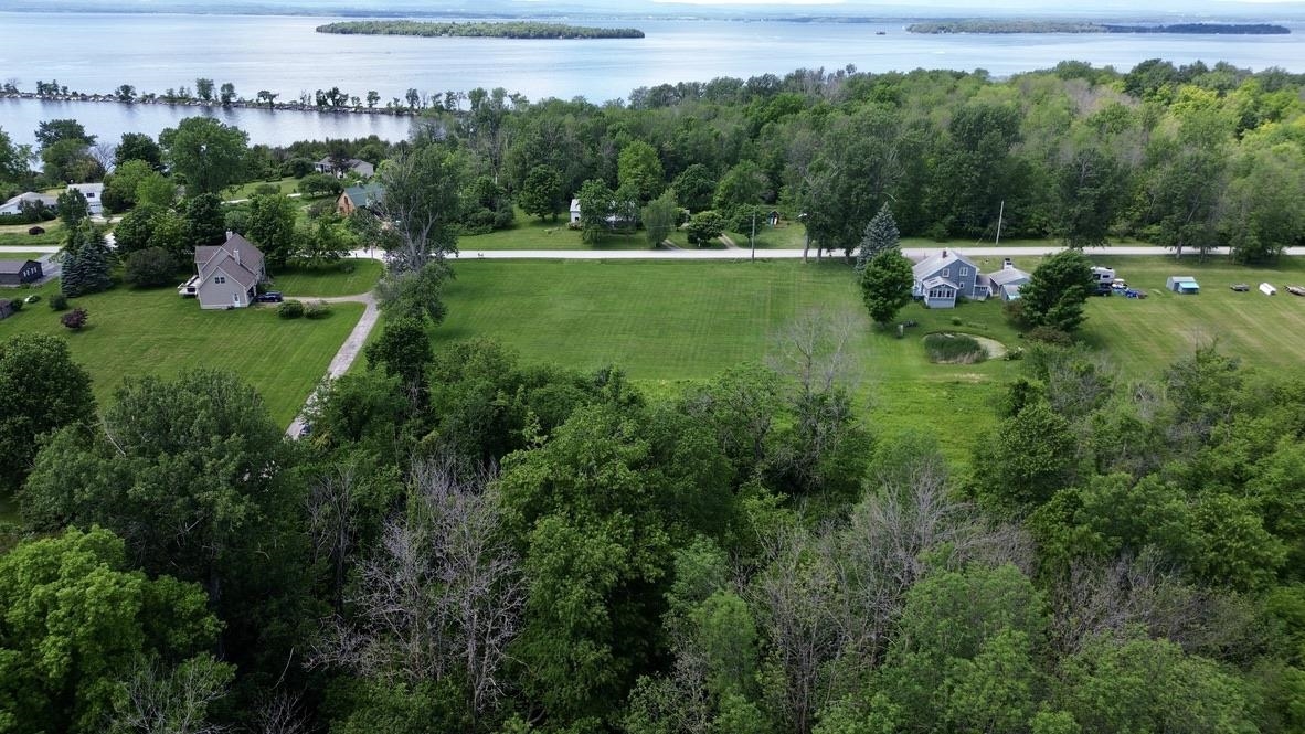 7 Colonel Allen Drive