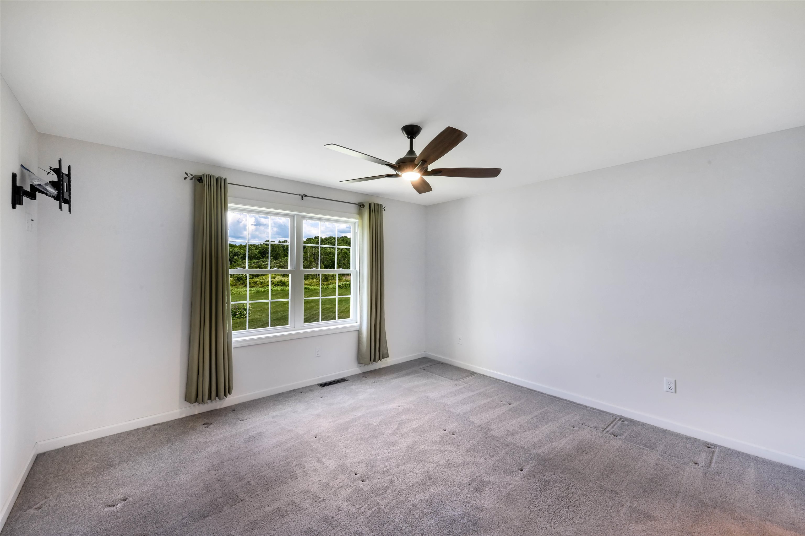 7 Riparian Way