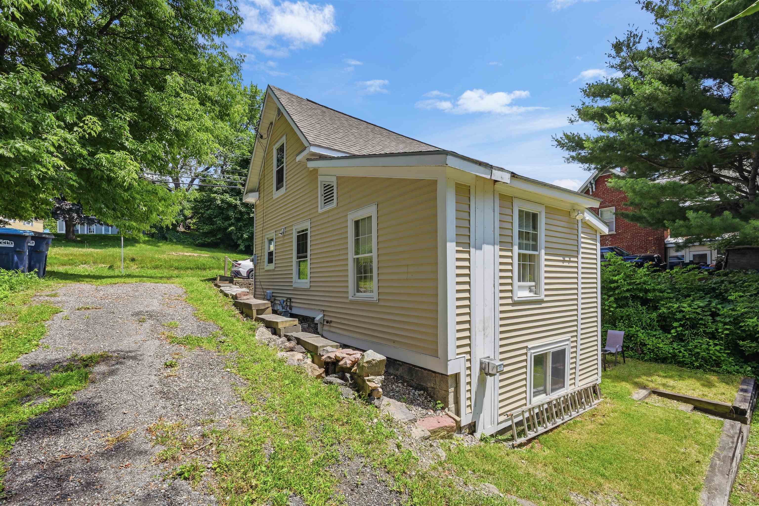 194 Malletts Bay Avenue