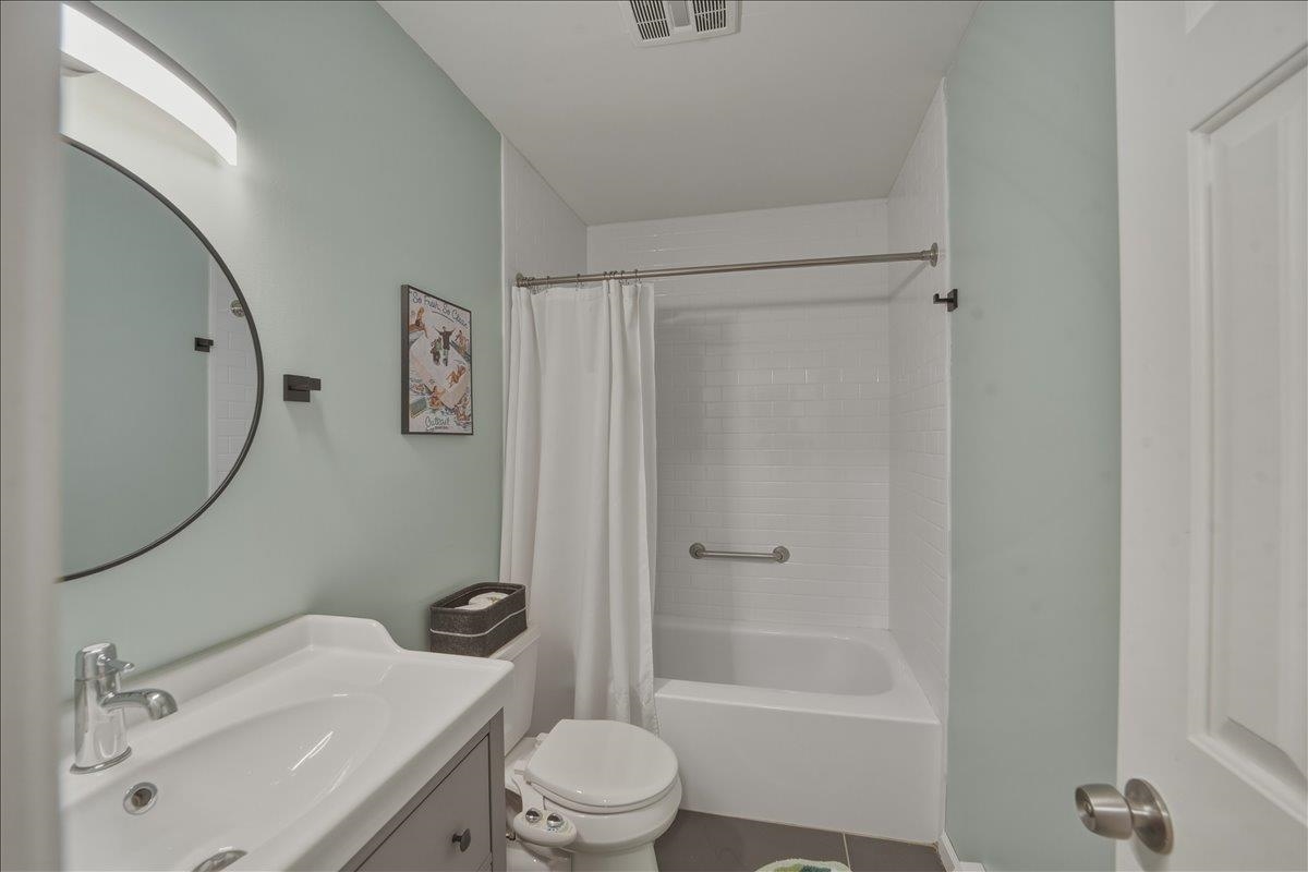 701 Dorset Street Unit: C12