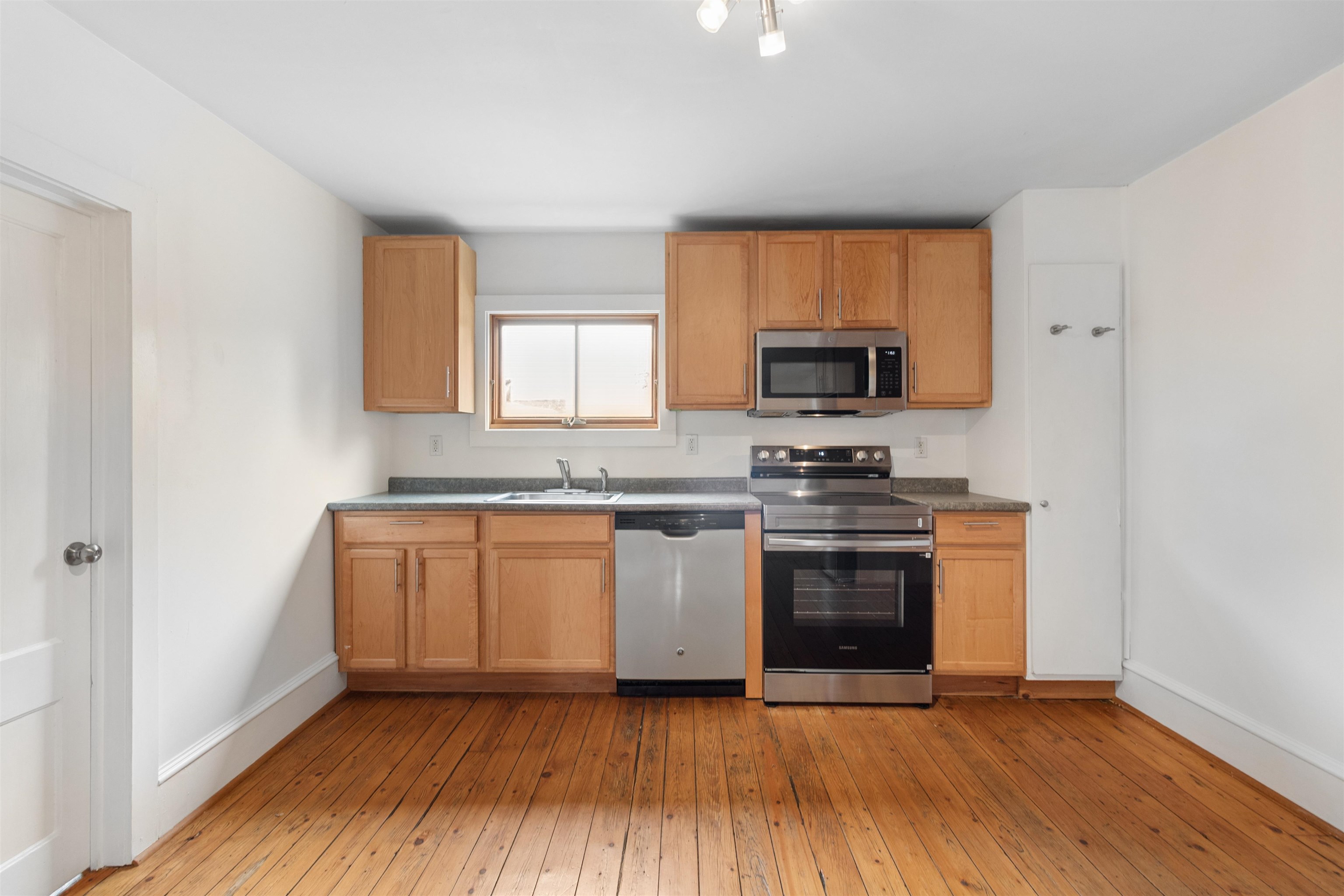 44 Marble Avenue Unit: 4