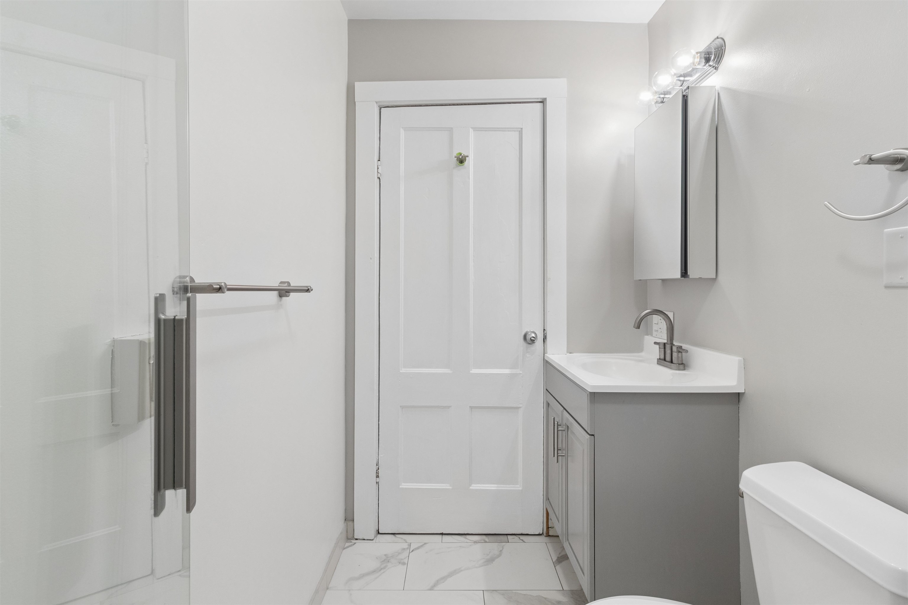 44 Marble Avenue Unit: 4